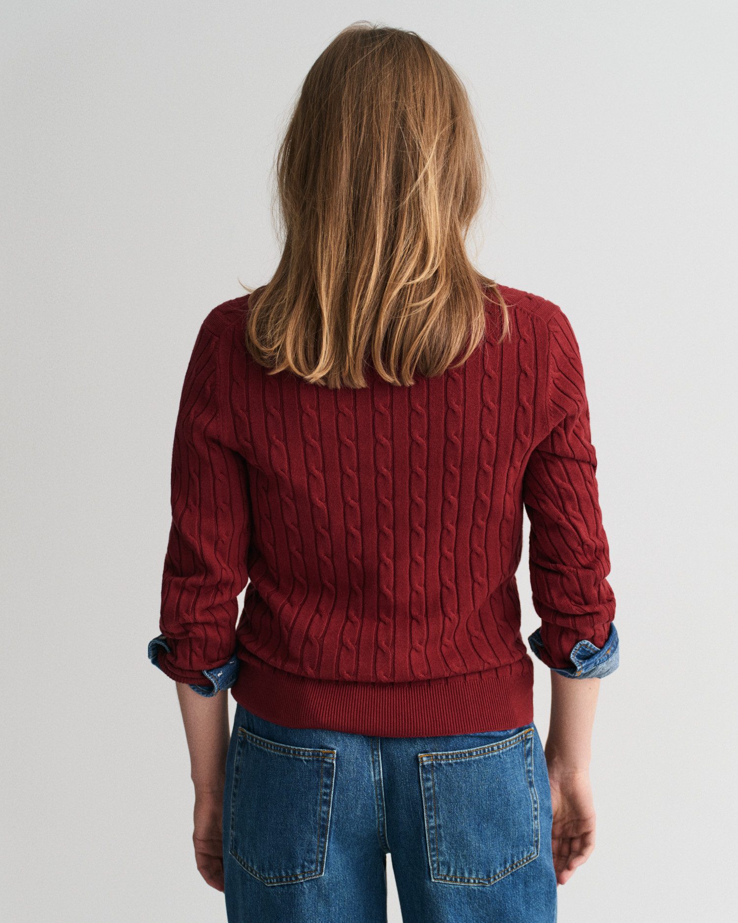 Gant Gebreide trui STRETCH COTTON CABLE V-NECK met logoborduursel op borsthoogte