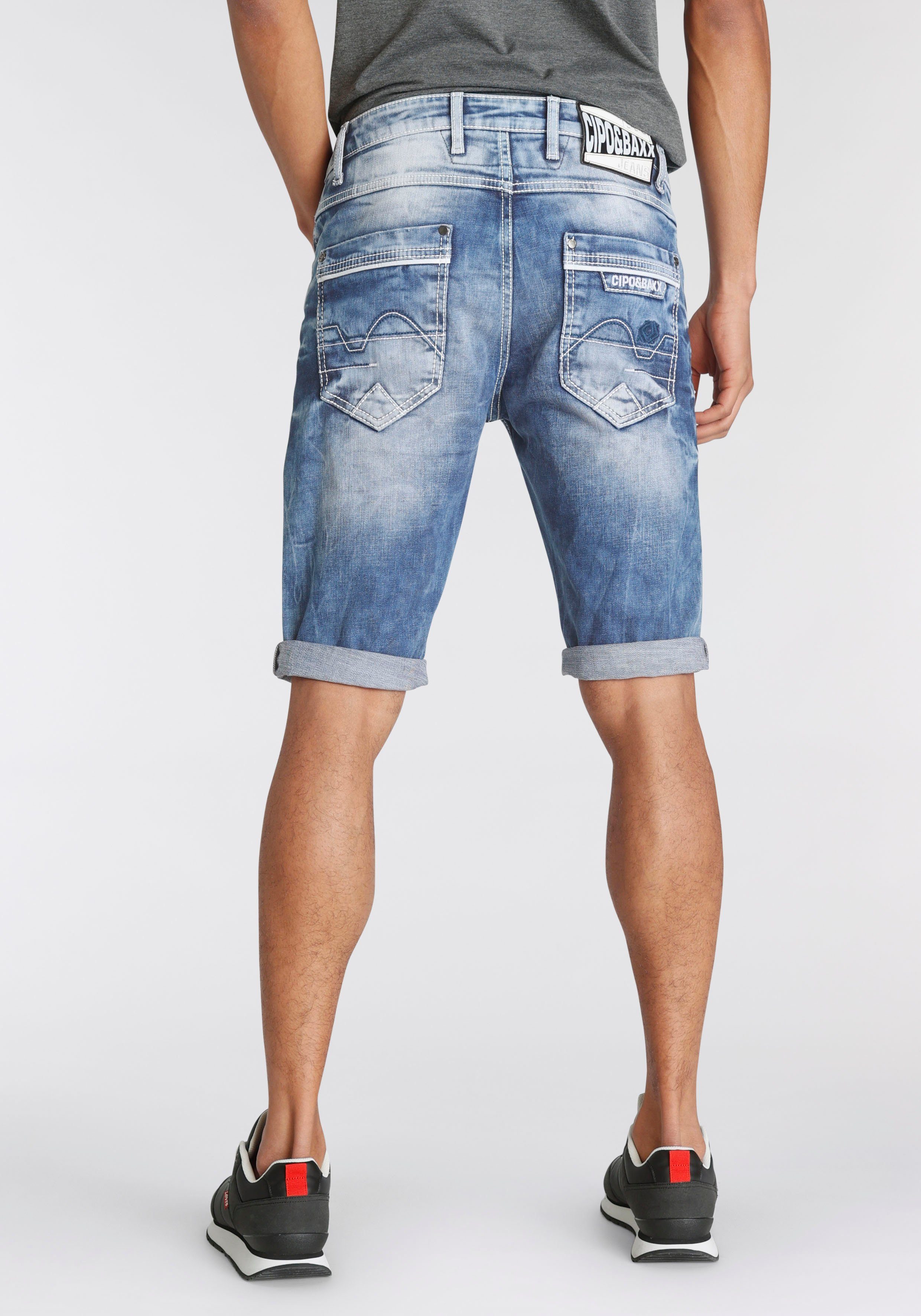 Cipo & Baxx Bermuda in denim en met markante zakken