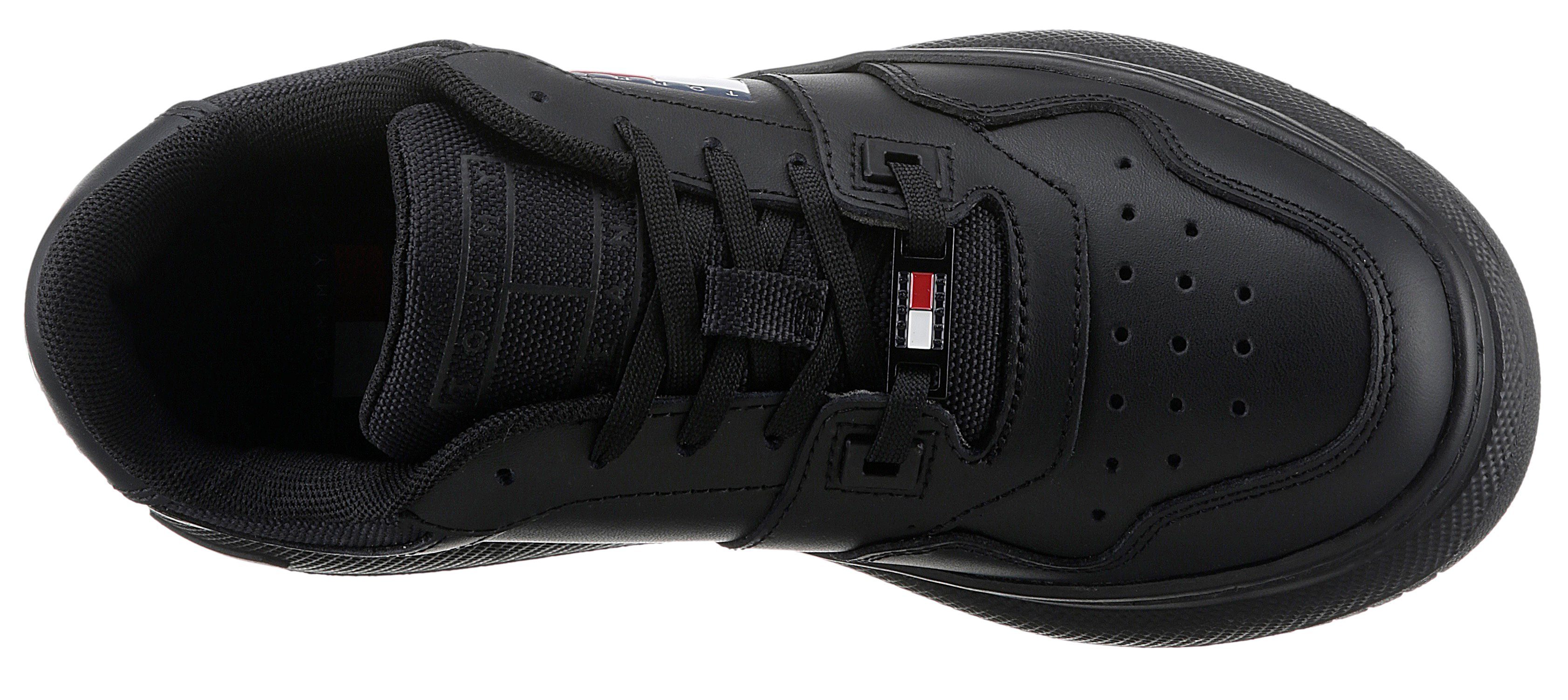 TOMMY JEANS Plateausneakers TJW RETRO BASKET FLATFORM ESS met logo-tekst in de zool, vrijetijdsschoen, lage schoen, veterschoen