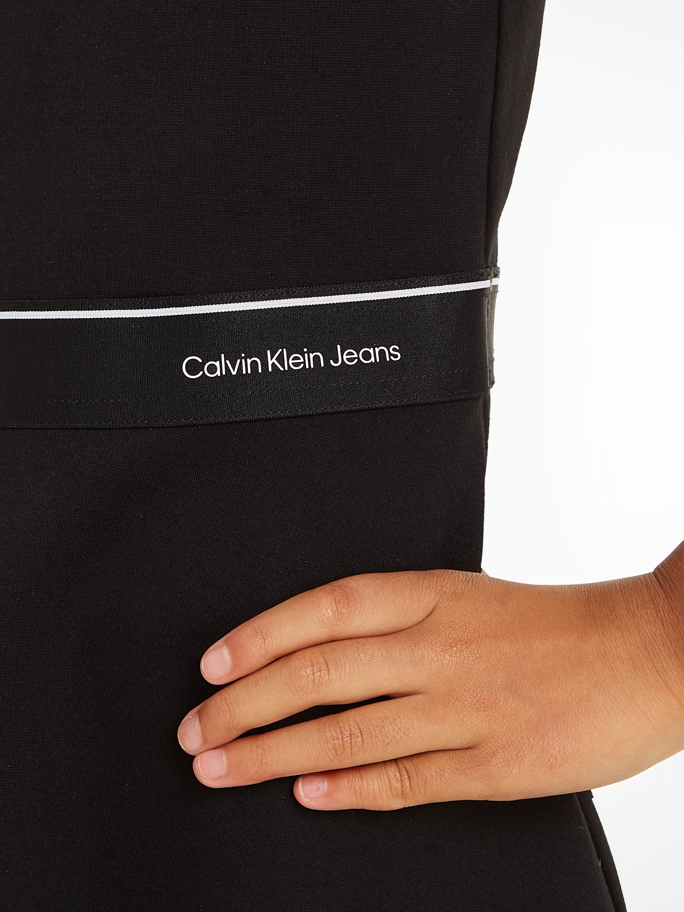 Calvin Klein Skaterjurk LOGO TAPE SLEEVELESS PUNTO DRESS