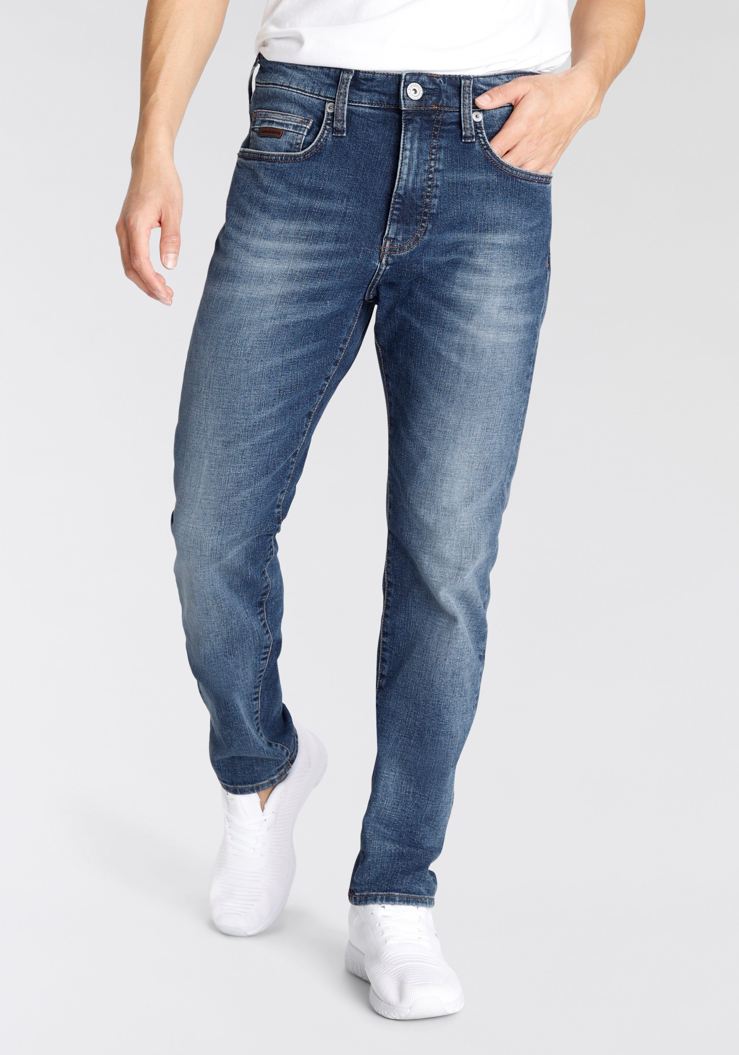 Bruno Banani Tapered jeans Callan Met leren badge