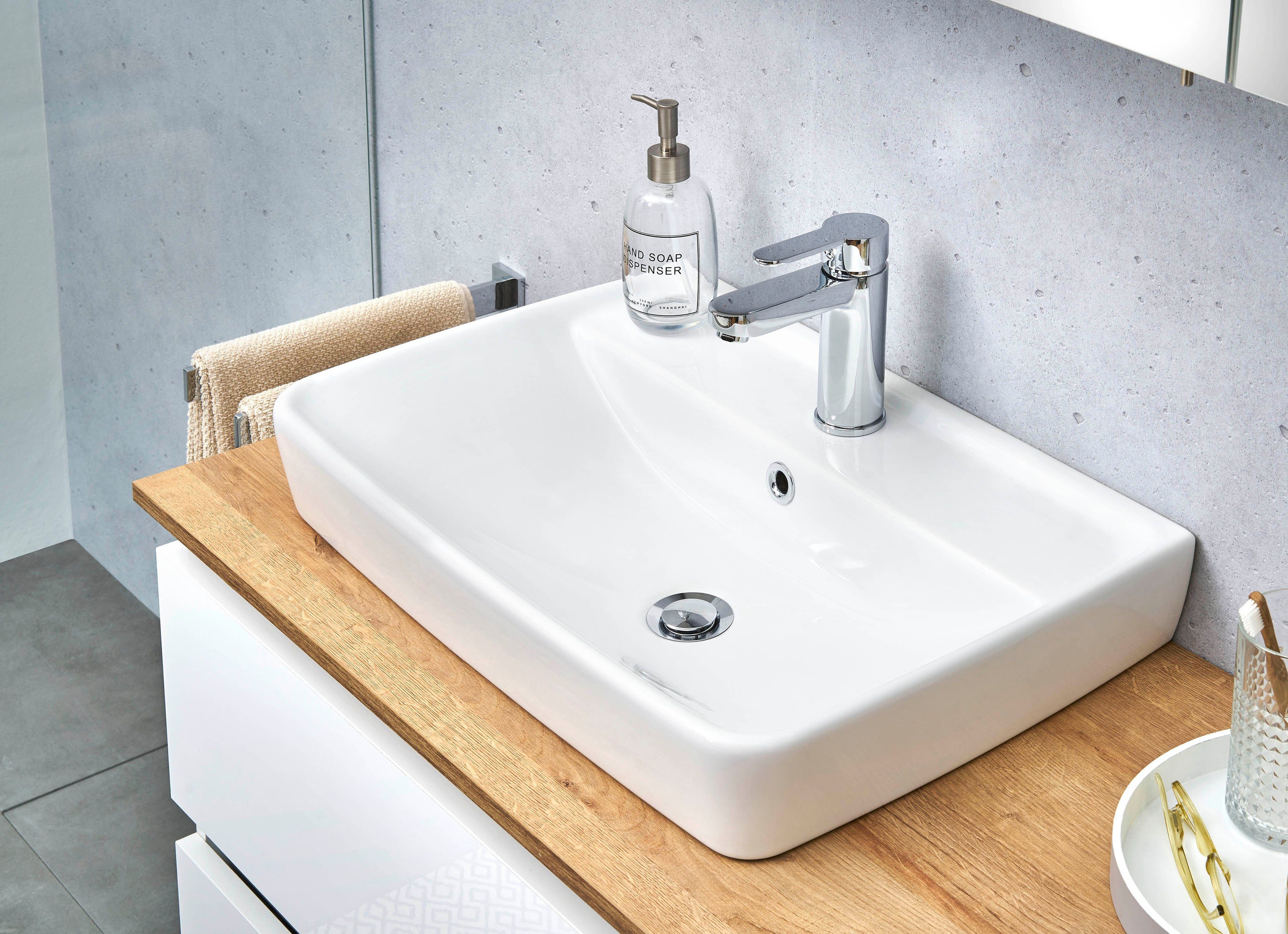 Saphir Wastafelonderkast Quickset wastafel met keramische opzetwasbak, wandbevestiging