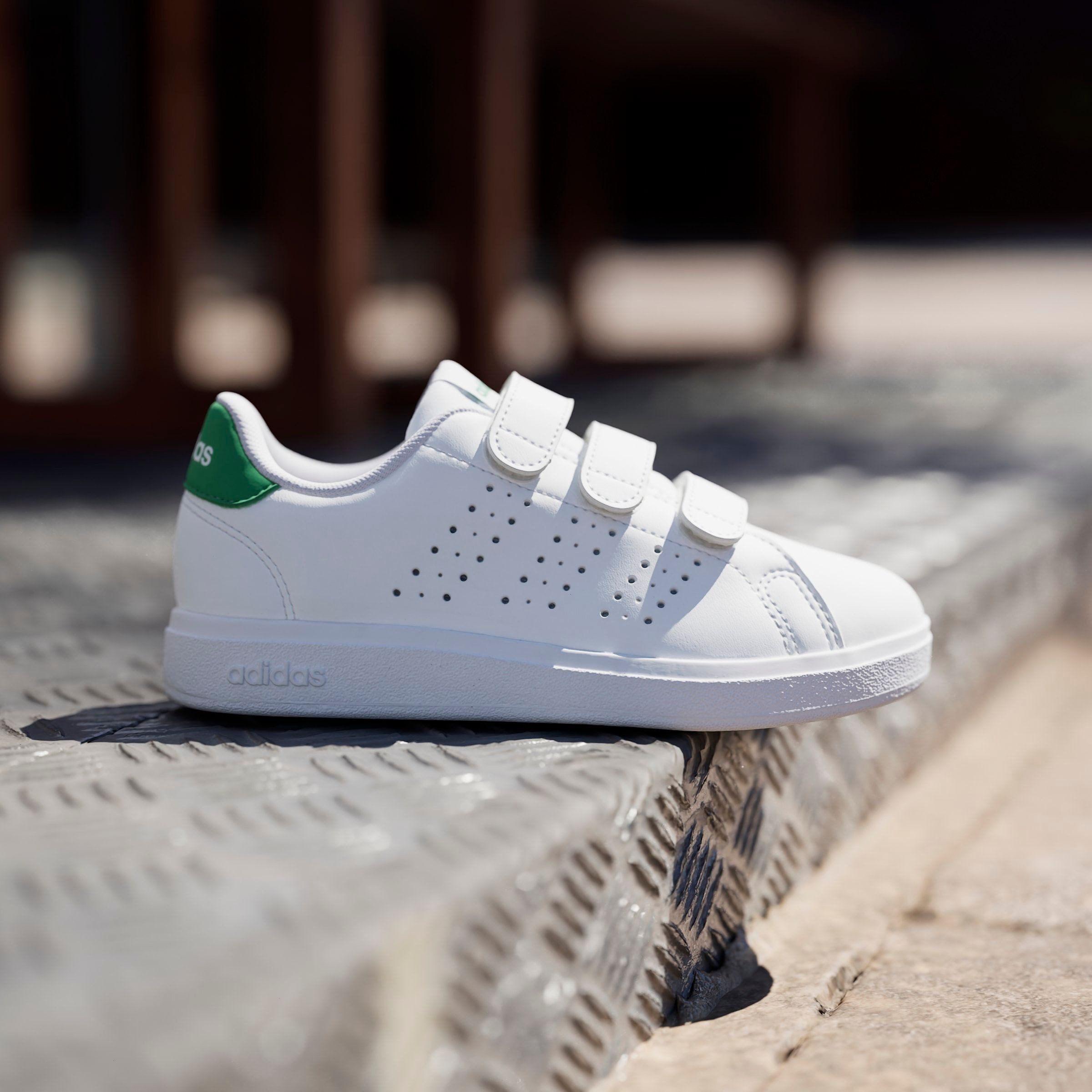 adidas Sportswear Klittenbandschoenen Ontwerp in de sporen van de adidas Stan Smith