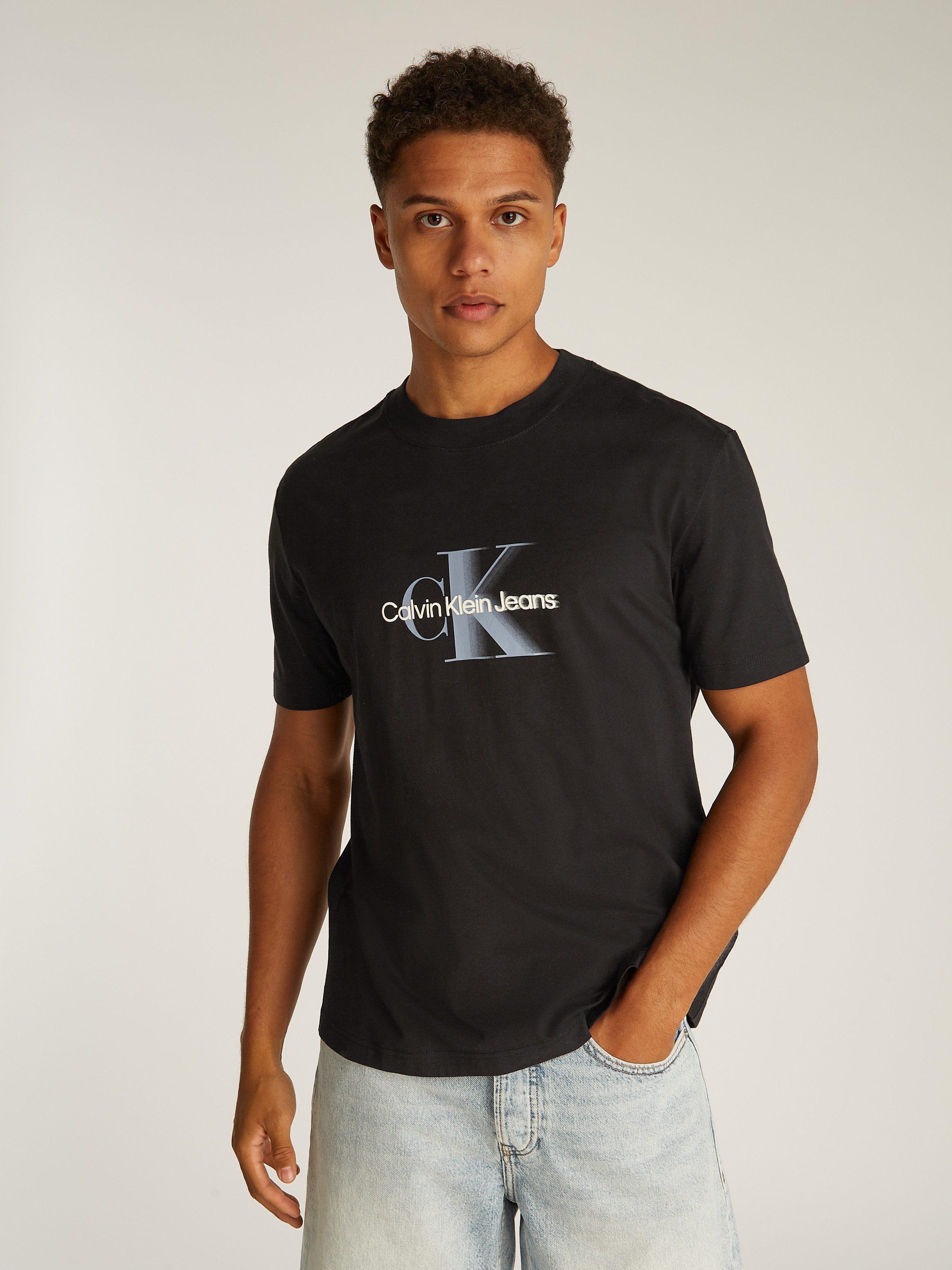 Calvin Klein T-shirt