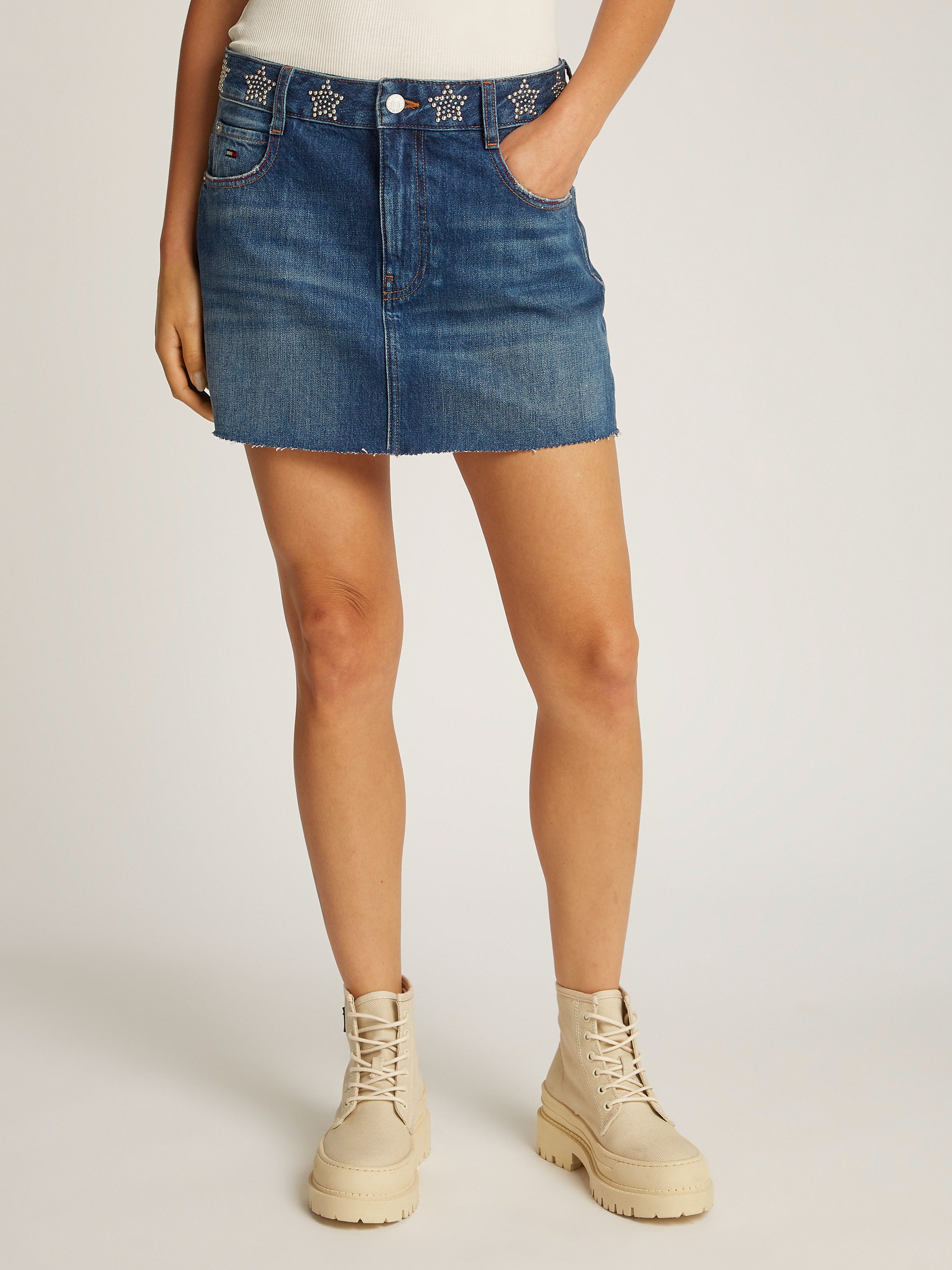 TOMMY Jeans rok STUDDED DENIM MINI SKIRT AI9057