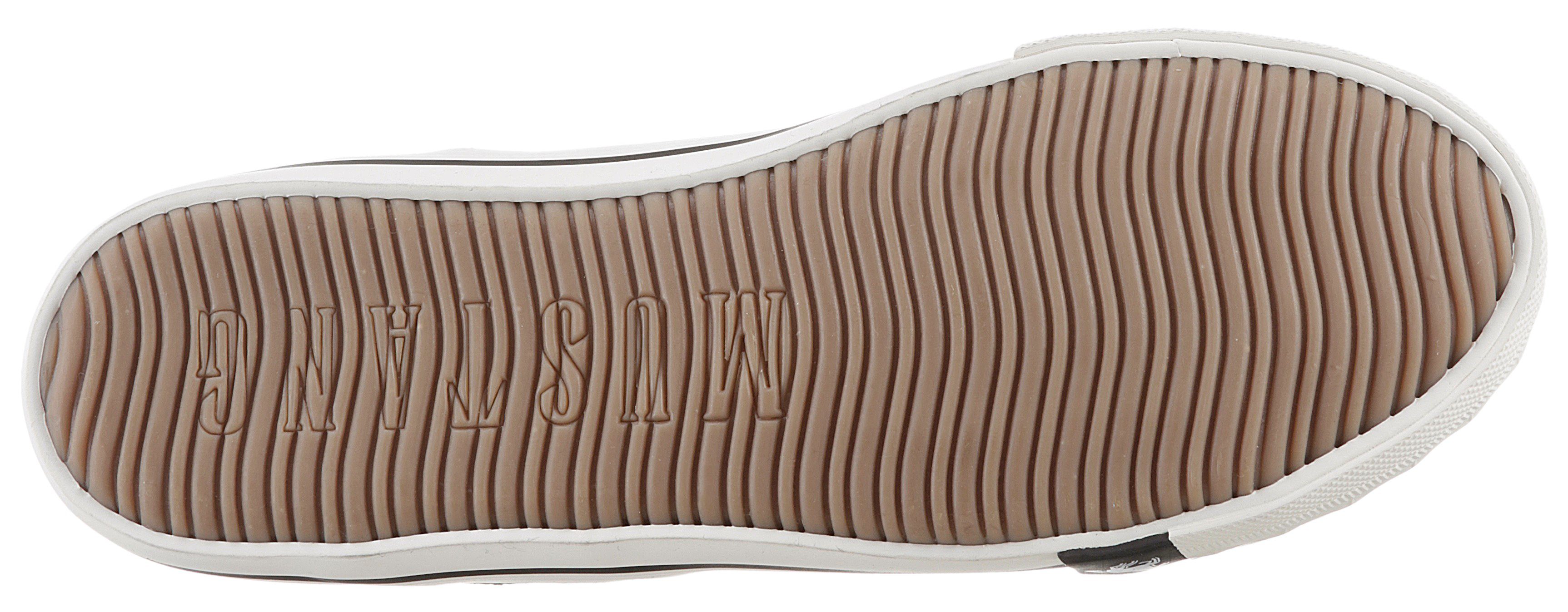 Mustang Shoes Sneakers high top-sneaker, veterschoen met label in de loopzool