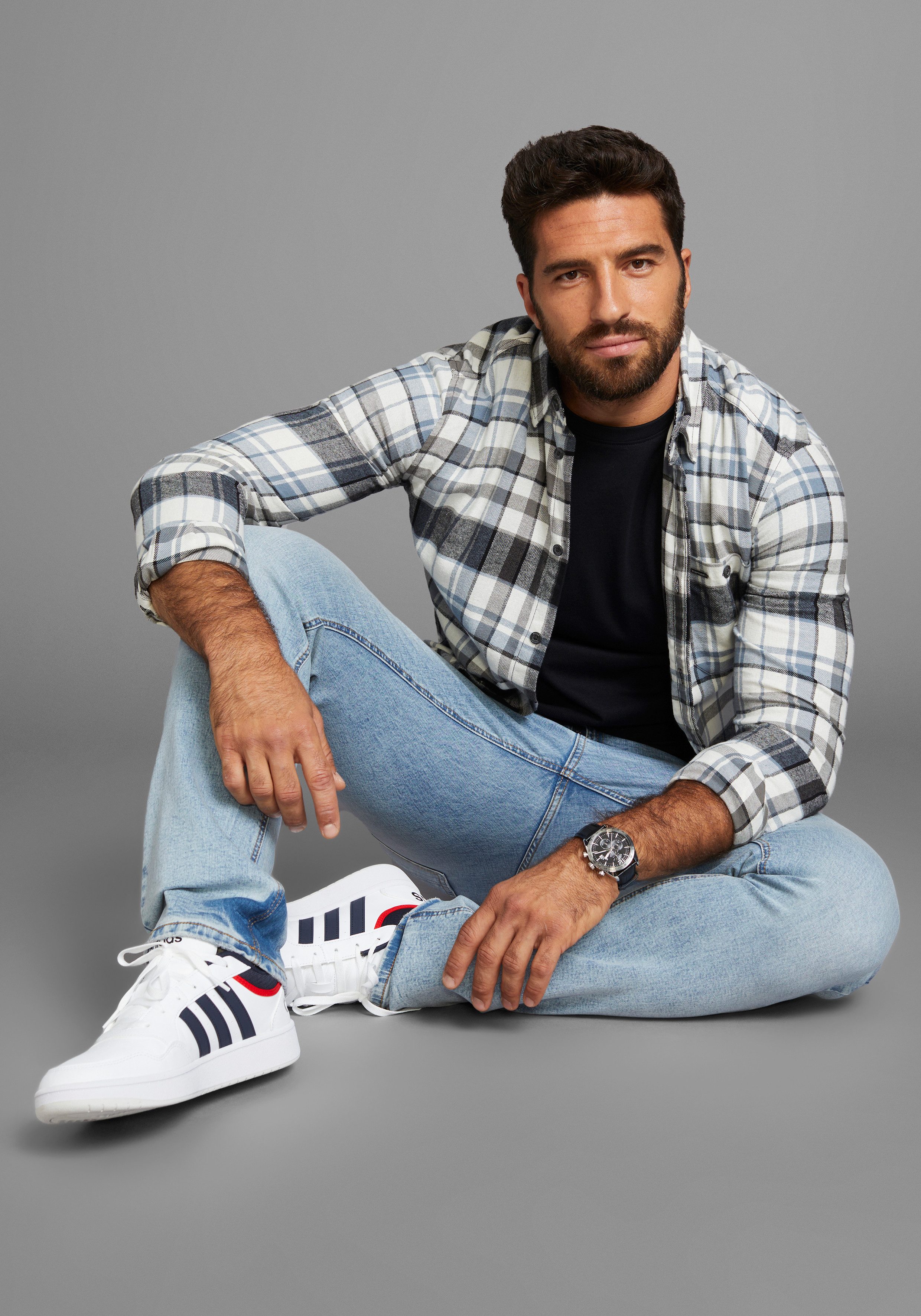 Bruno Banani Straight jeans Hutch rechte broekspijpen, gedeeltelijk met modieuze destroyed-effecten,