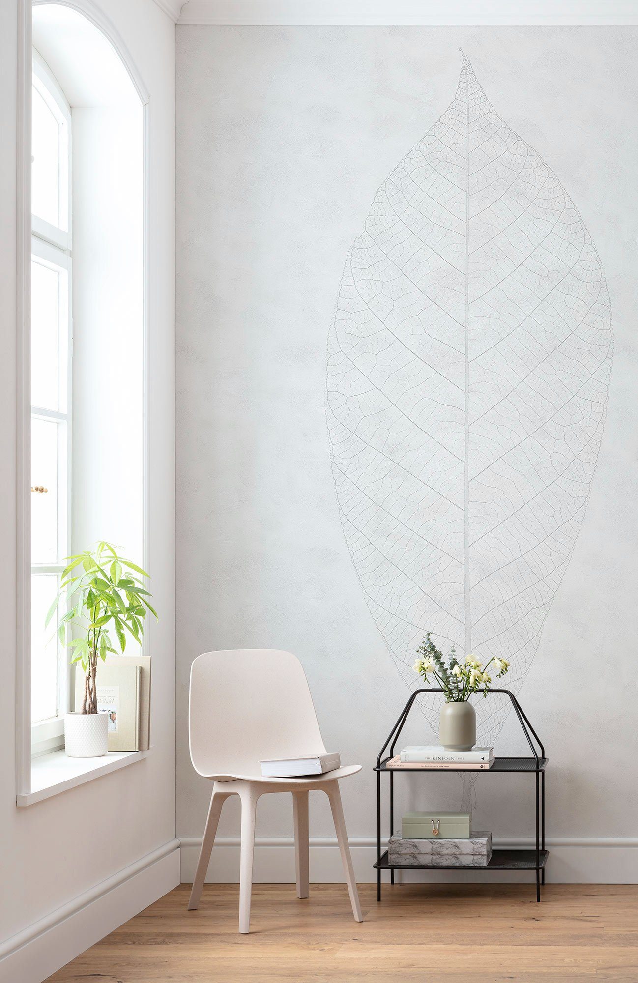 Komar Vliesbehang Digitale print vlies - Decent Leaf - Afmeting 200 x 280 cm (1 stuk)
