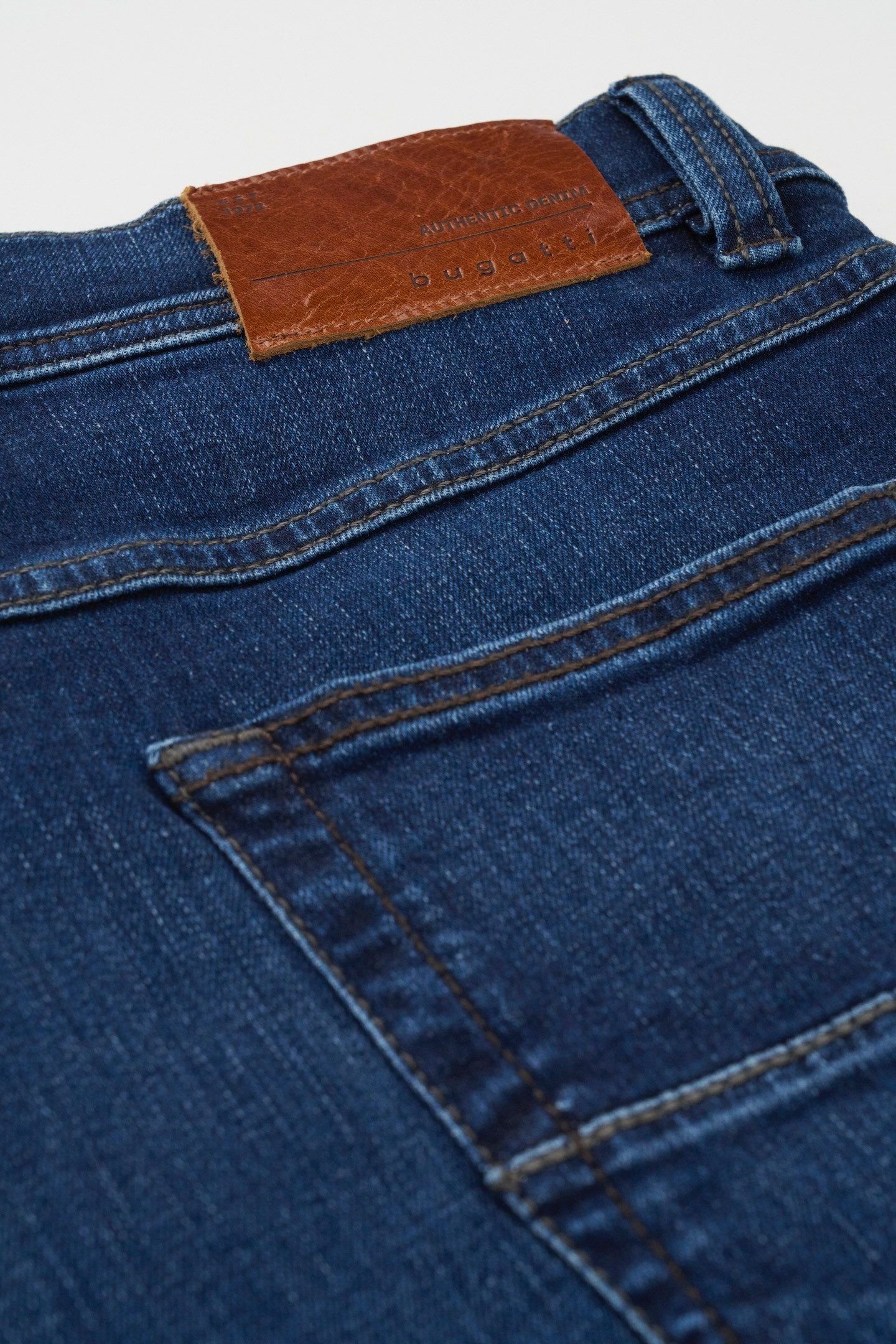 Bugatti 5-pocket jeans Regular fit van authentic denim met stretchcomfort