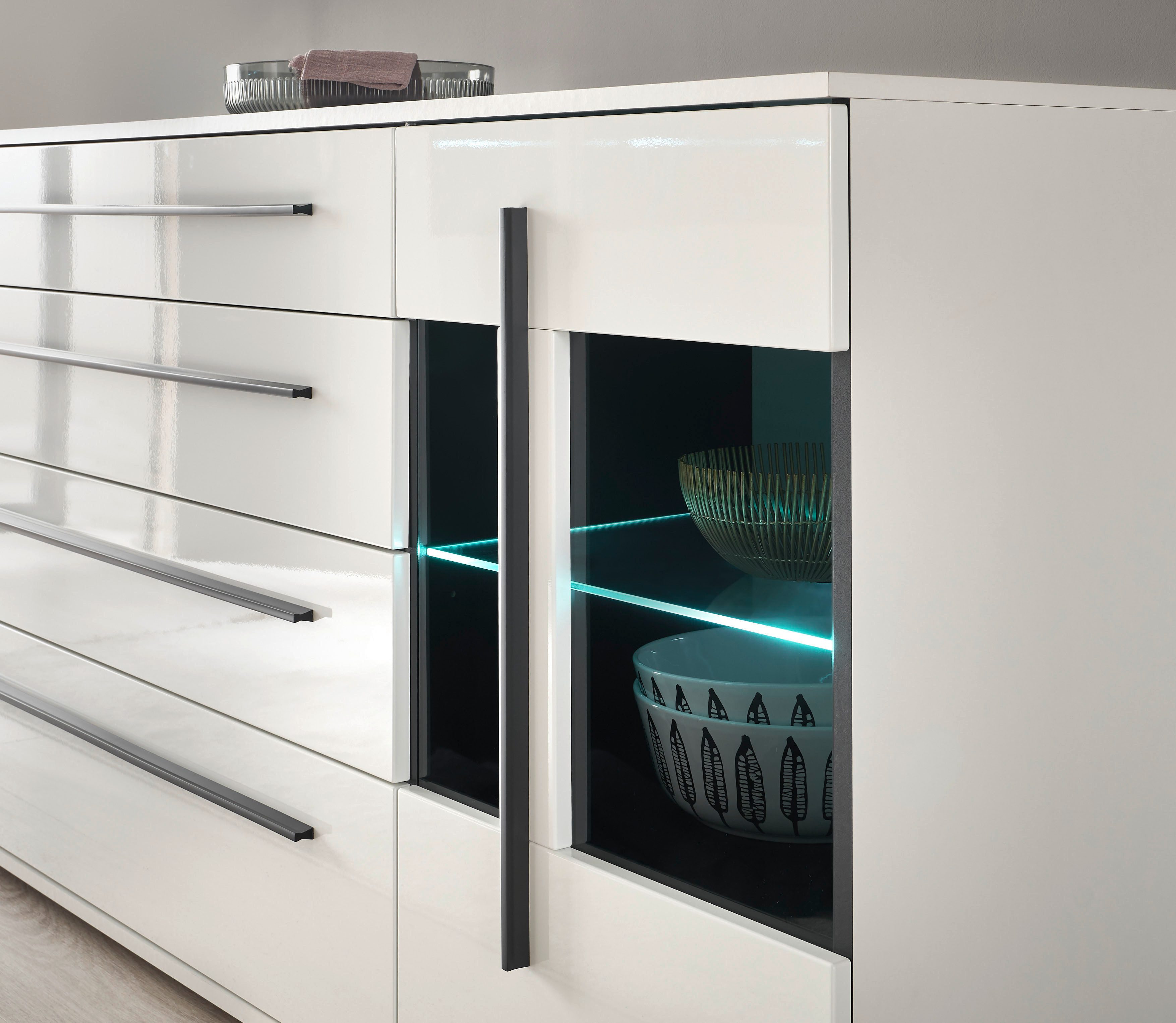 INOSIGN Dressoir Cantara, moderne kast, commode in Eiken Evoke of wit zwarte stanggreep, voldoende opbergruimte, veelzijdig inzetbaar