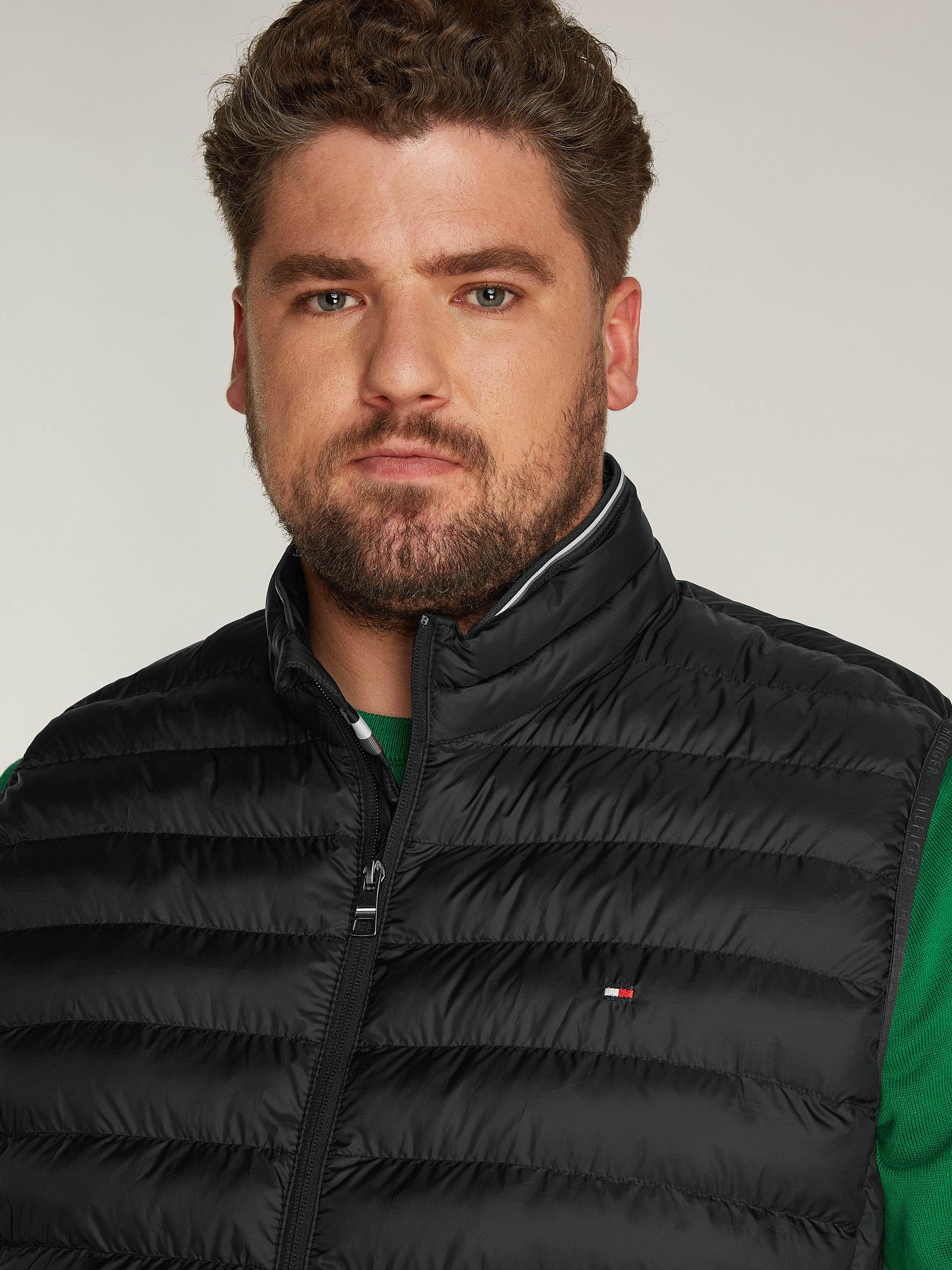 Tommy Hilfiger Bodywarmer BT-PACKABLE RECYCLED VEST-B in grote maten met logo-borduursel op borsthoogte