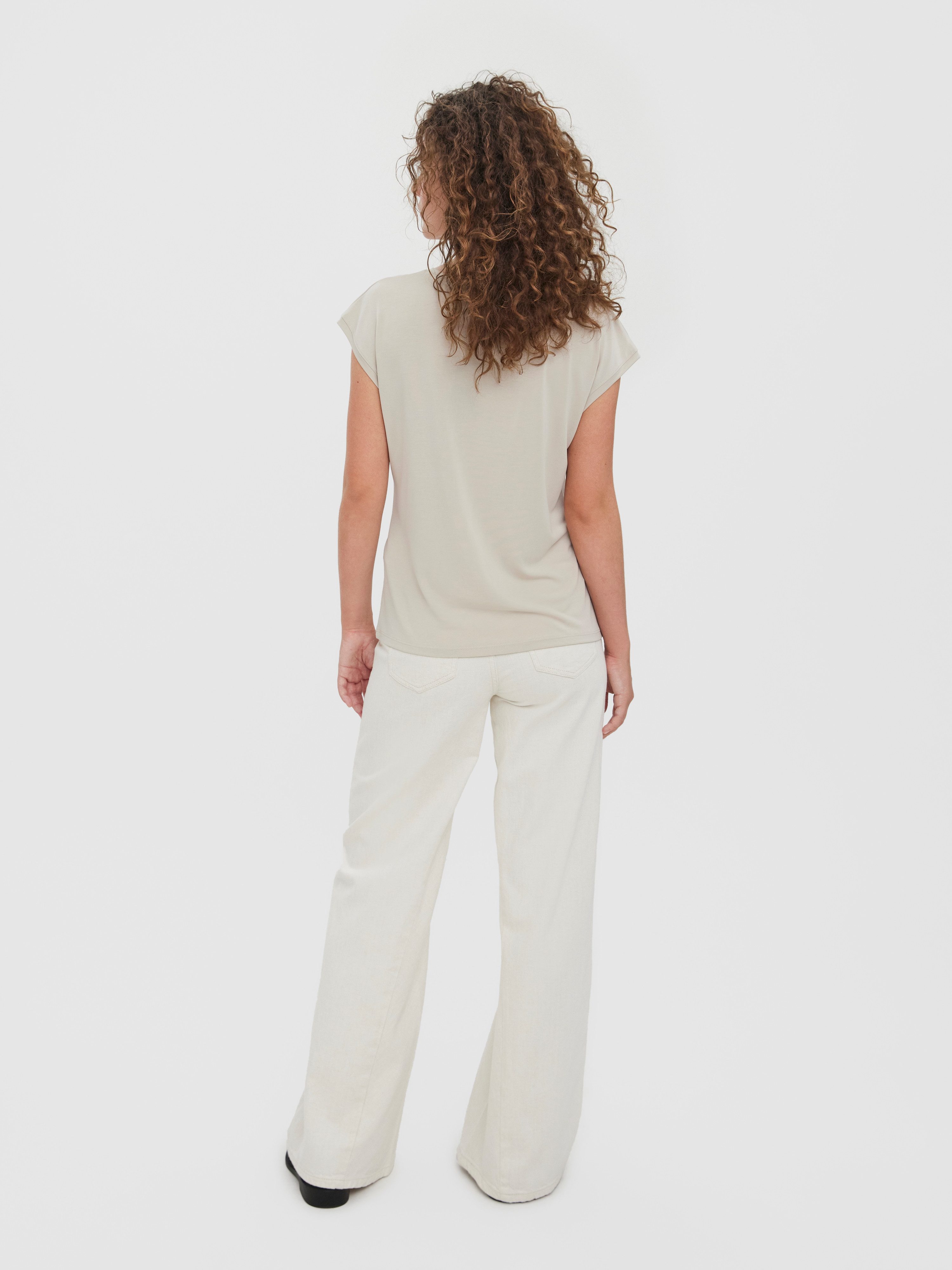 Vero Moda Shirt met V-hals VMFILLI SS V-NECK TEE GA NOOS in een materialenmix met tencel™ modal