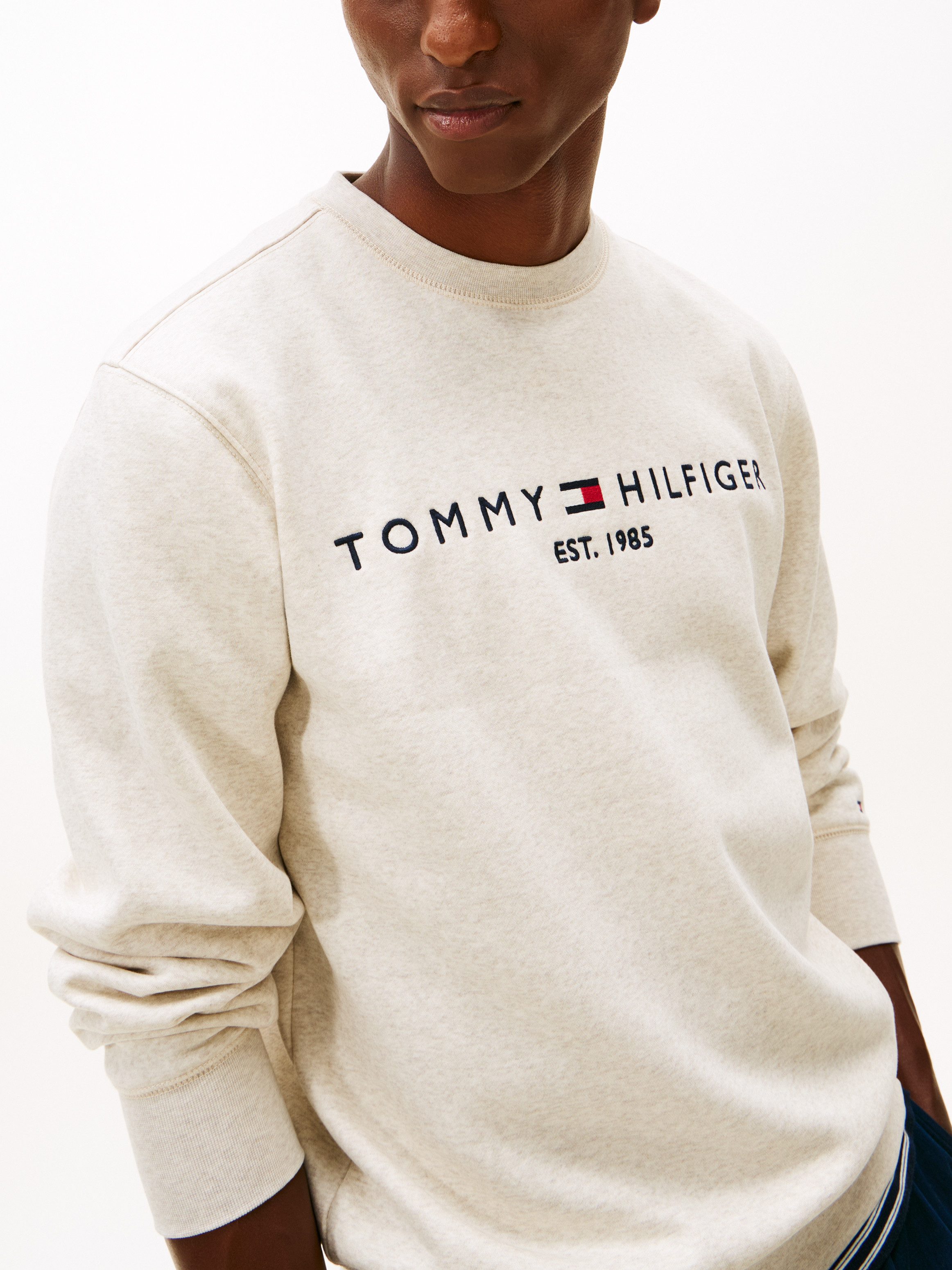 Tommy Hilfiger Sweatshirt TOMMY LOGO SWEATSHIRT met ronde hals en borduursel
