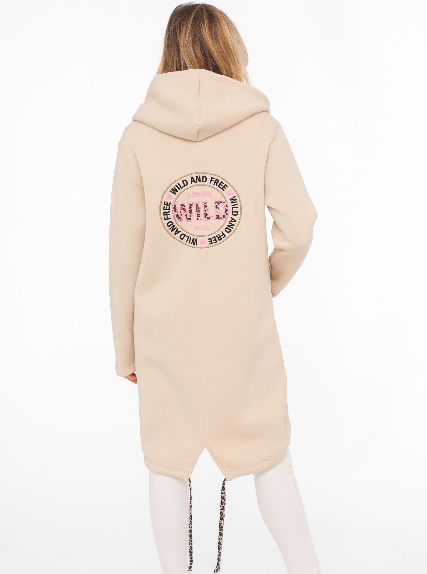 Zwillingsherz Jersey jas Wild and Free met opvallend voor- en achtermotief en leo-details