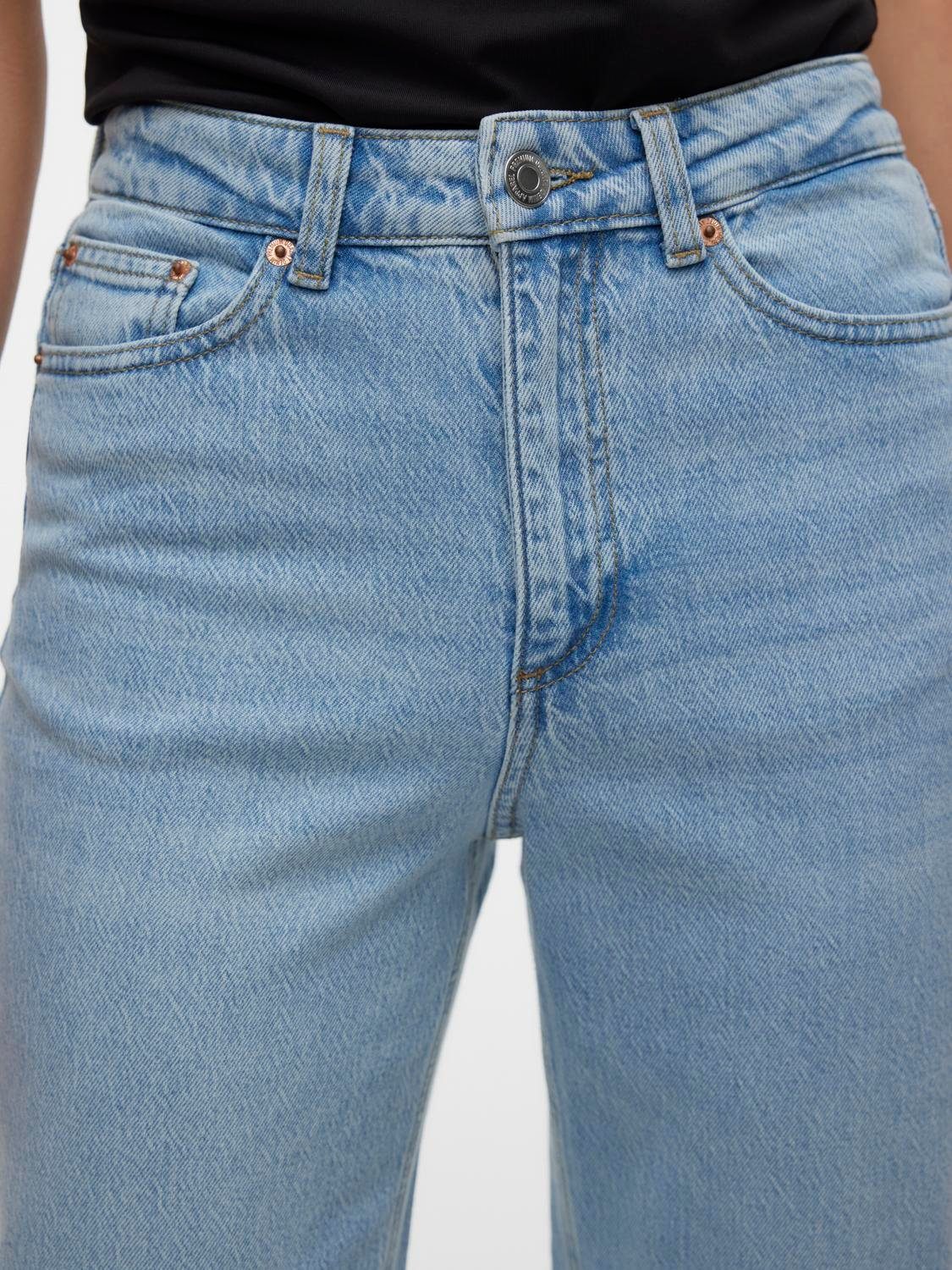 Vero Moda High-waist jeans VMTESSA HR MOM JEANS RA389 GA NOOS