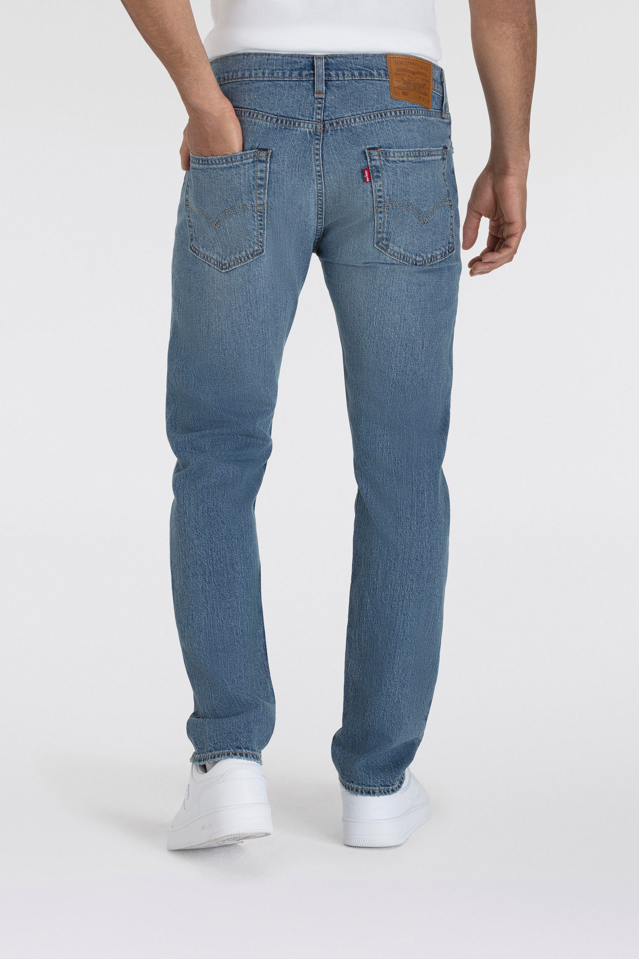 Levi's® Tapered jeans 502 TAPER in een elegante, moderne stijl