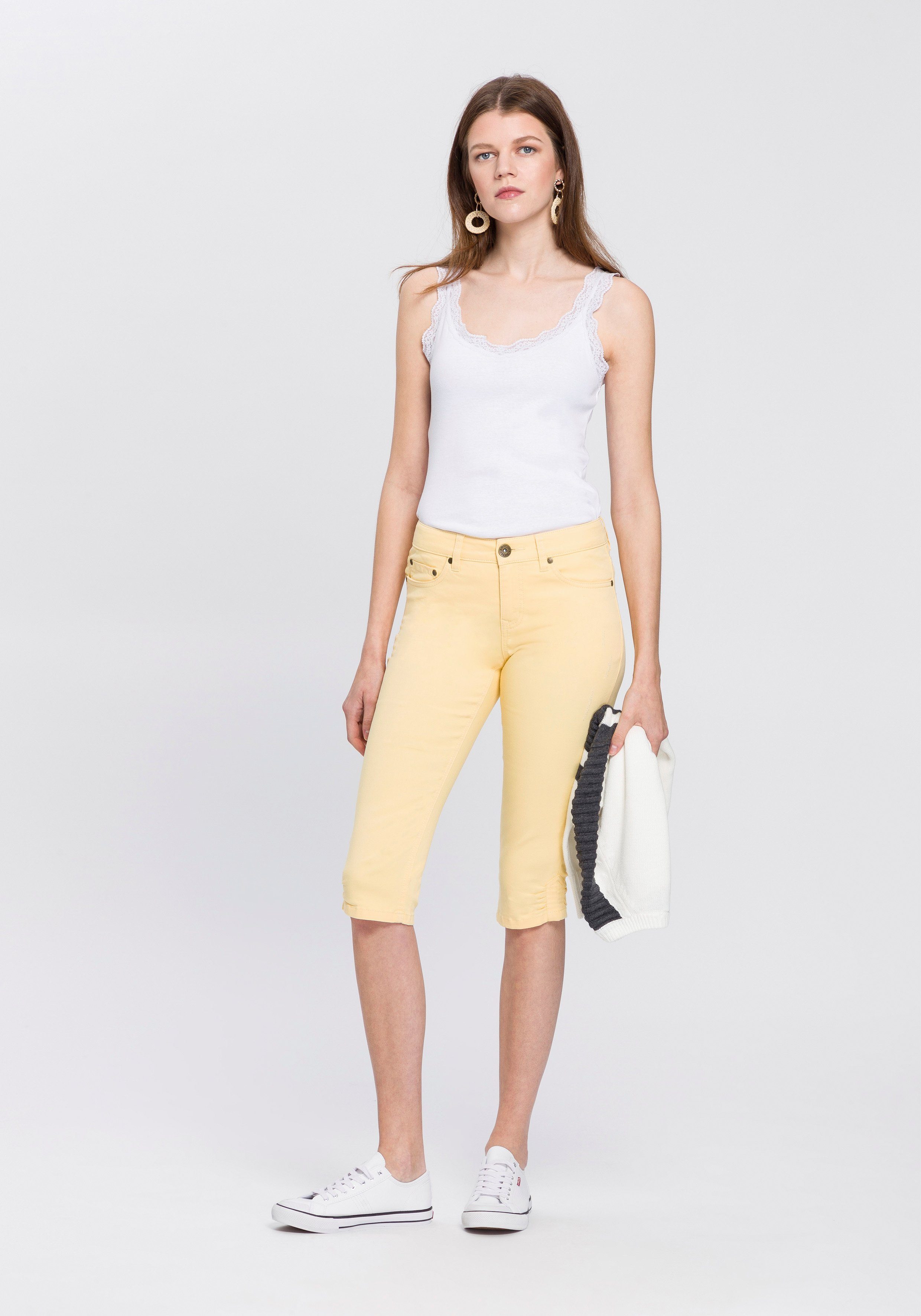 Arizona Capri jeans smalle pasvorm, met destroyed-effecten, lage taille
