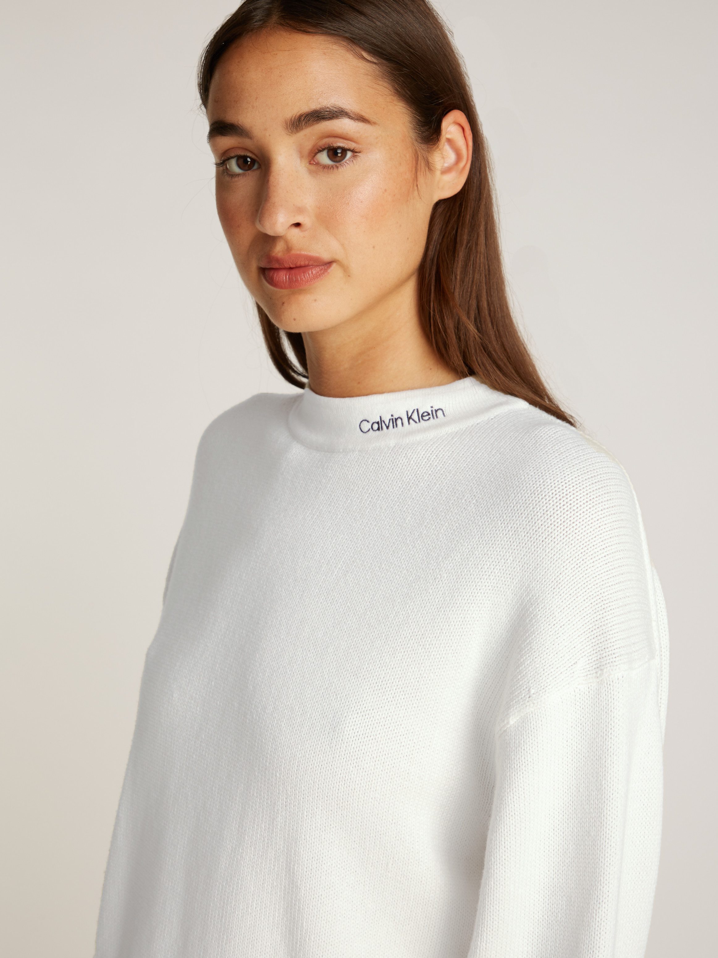 Calvin Klein Gebreide trui LOGO EMBRO SWEATER met geborduurd logo