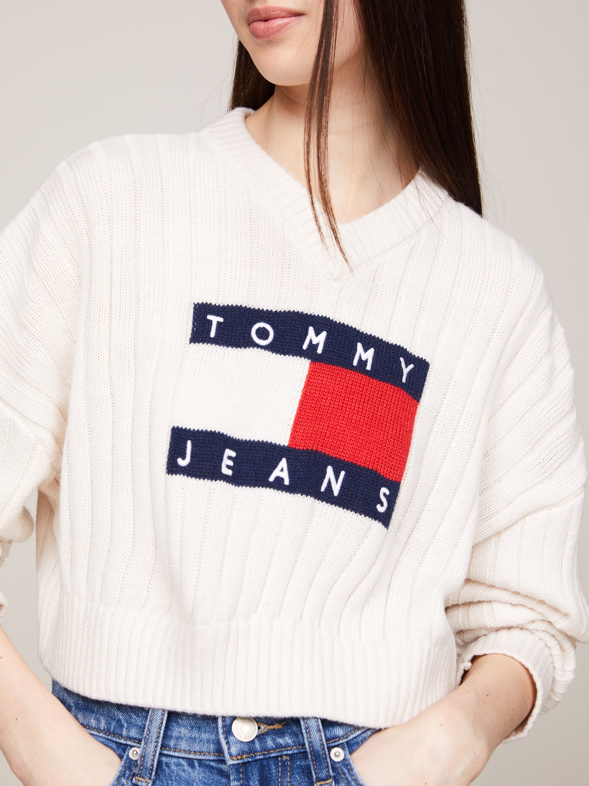 TOMMY JEANS Gebreide trui TJW VNCK CENTER FLAG SWEATER EXT