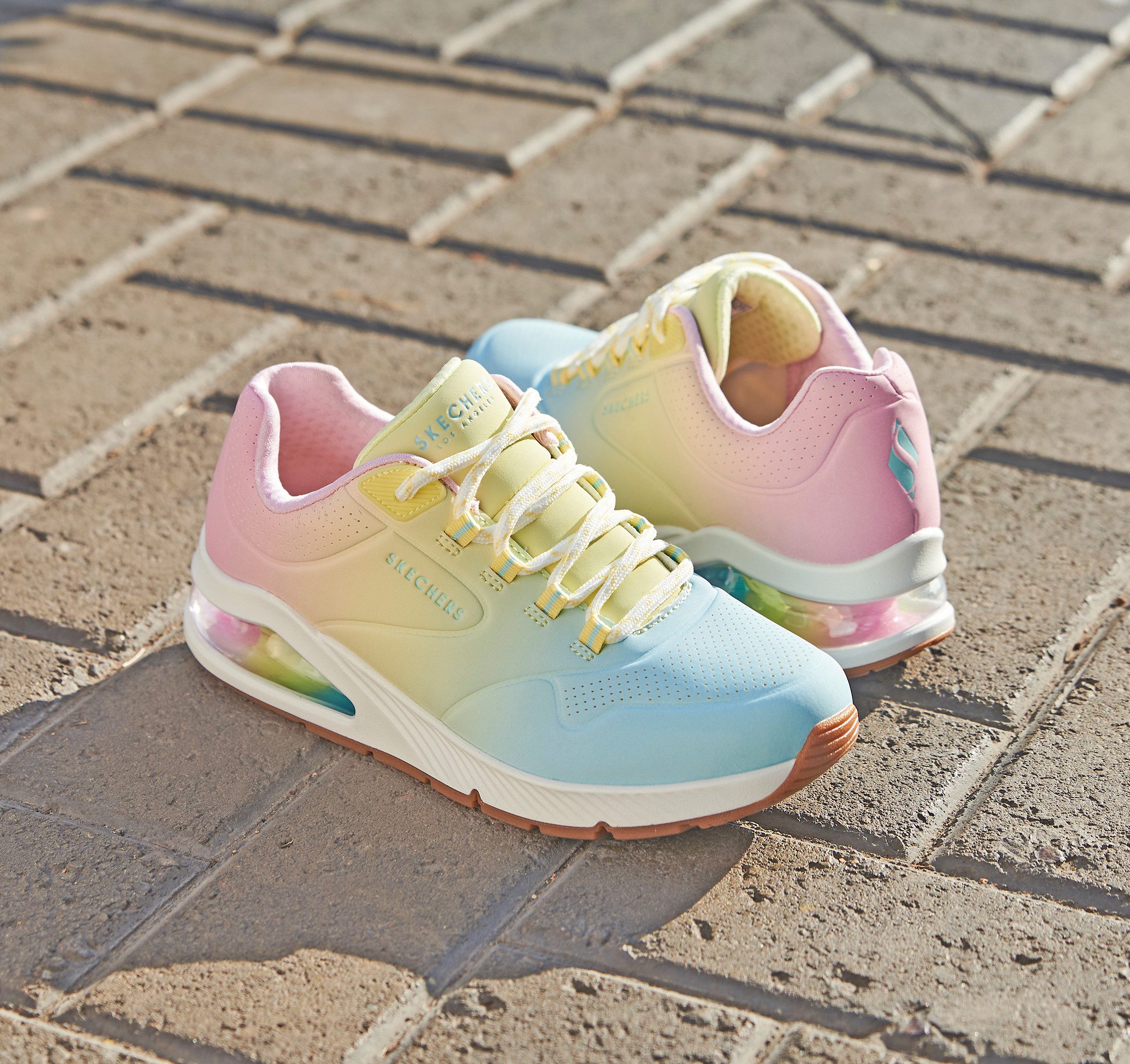 Skechers Sneakers UNO 2 OMBRE AWAY in heldere kleurcombinatie, vrijetijdsschoen, lage schoen, veterschoen