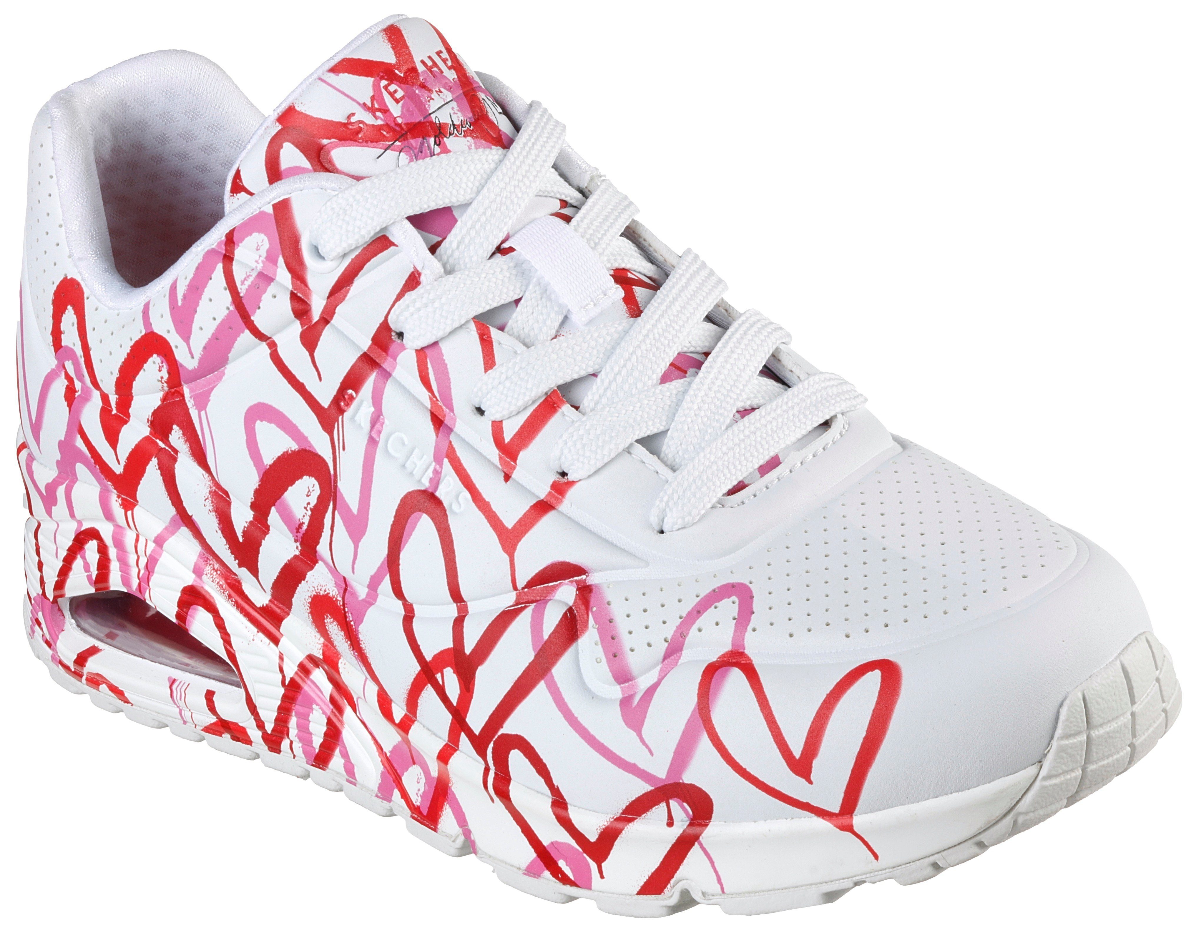 Skechers Sneakers met sleehak UNO-SPREAD THE LOVE Vrijetijdsschoen, lage schoen, veterschoen met coole graffiti-print dames sleehak sneakers maat 35