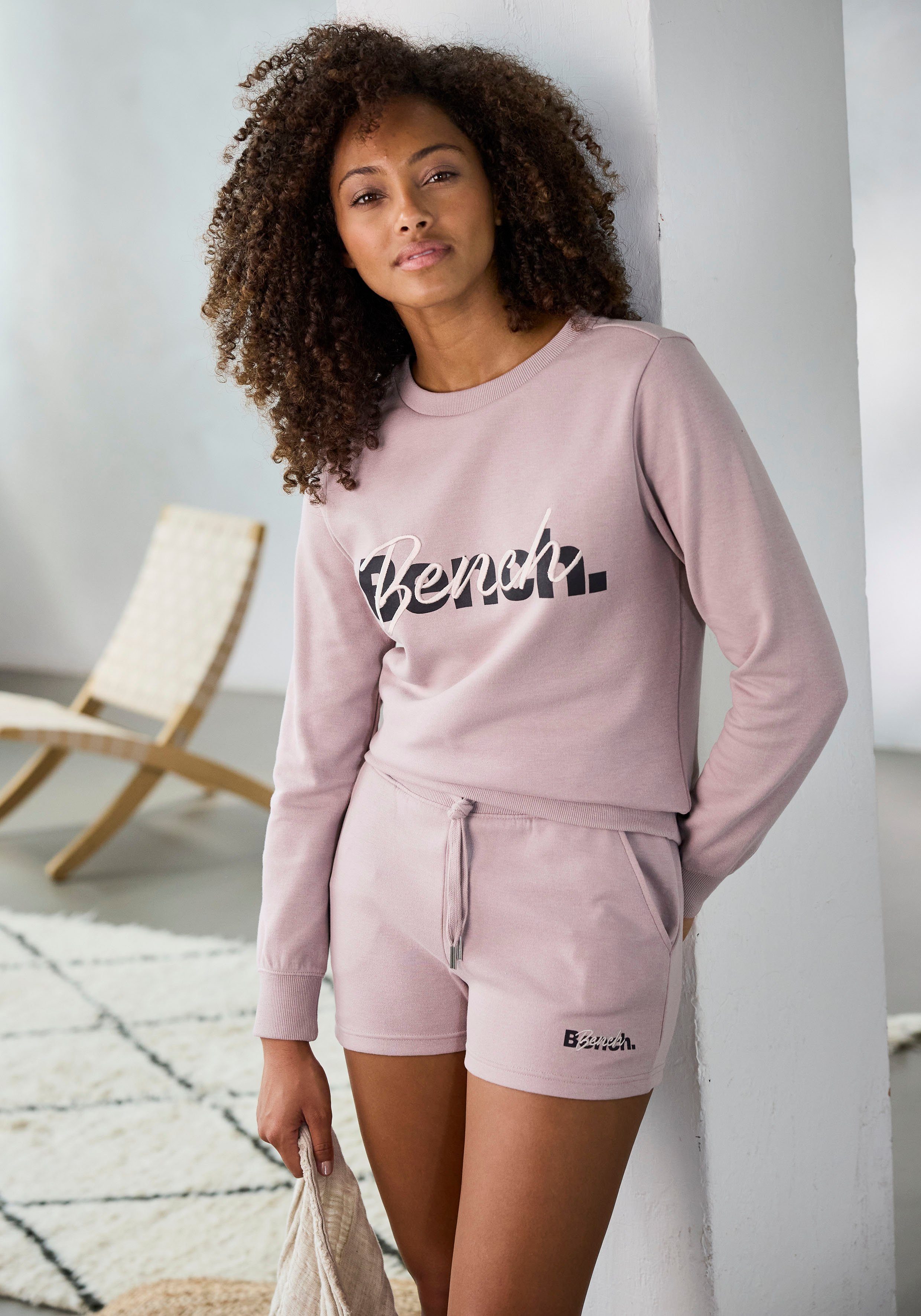 Bench. Loungewear Short met logoprint en borduursel