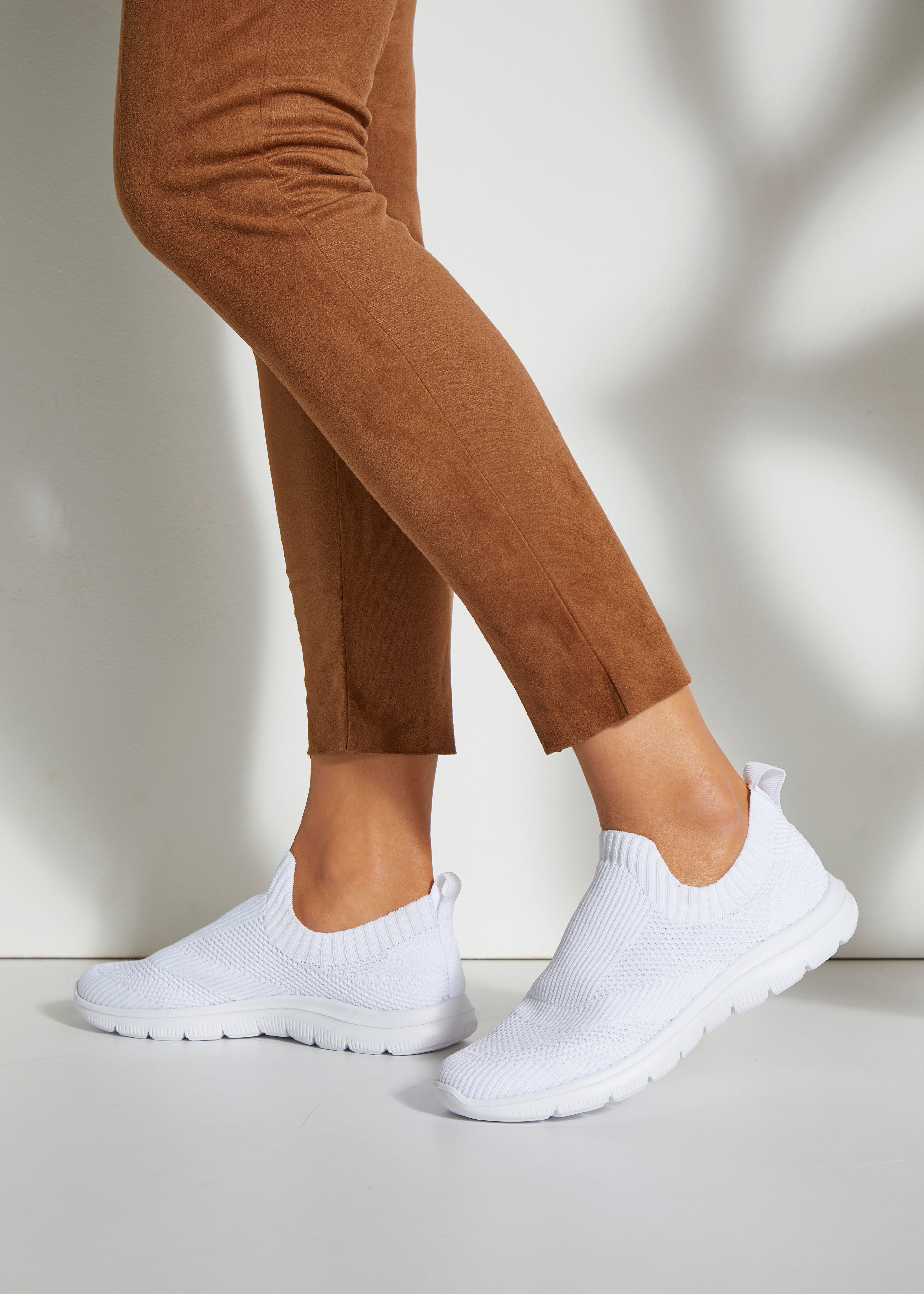 Lascana Sneakers Slip-ins, slipper, lage schoen ultralicht en om in te slippen VEGAN