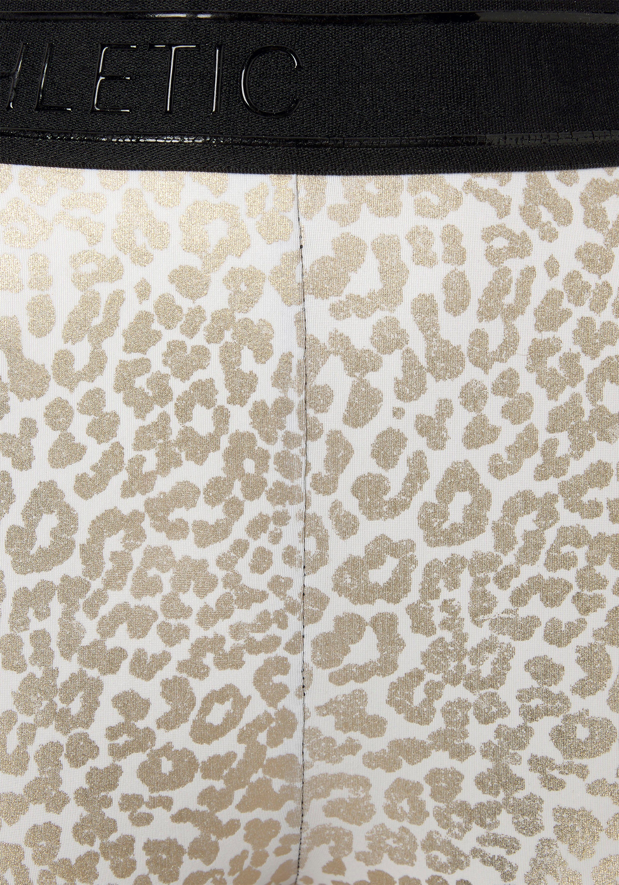 active by Lascana Functionele legging -Sportleggings Sportleggings met glanzend leeuwprint en 3D-tekst op de tailleband