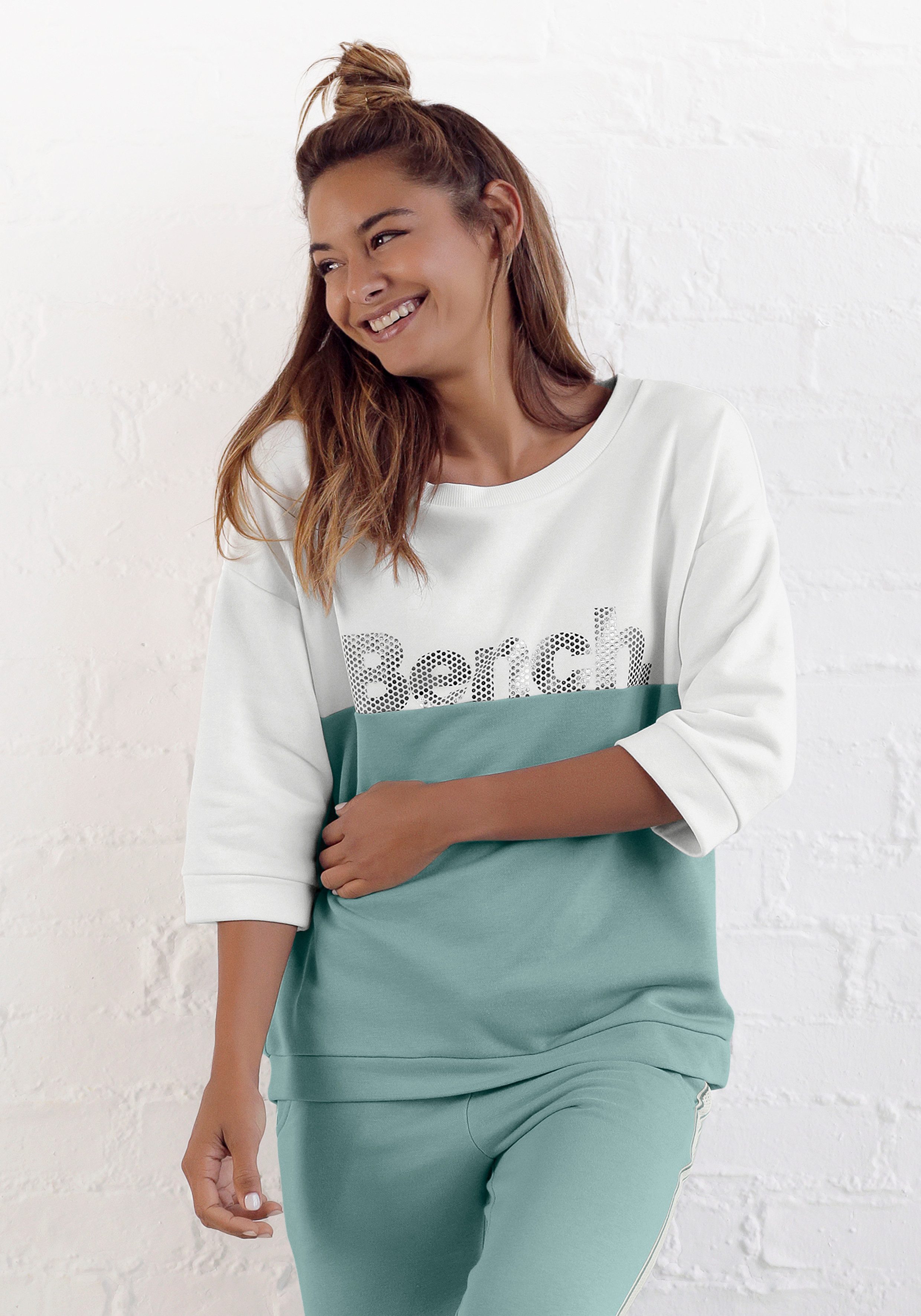 Bench. sweatshirt in colourblocking-design