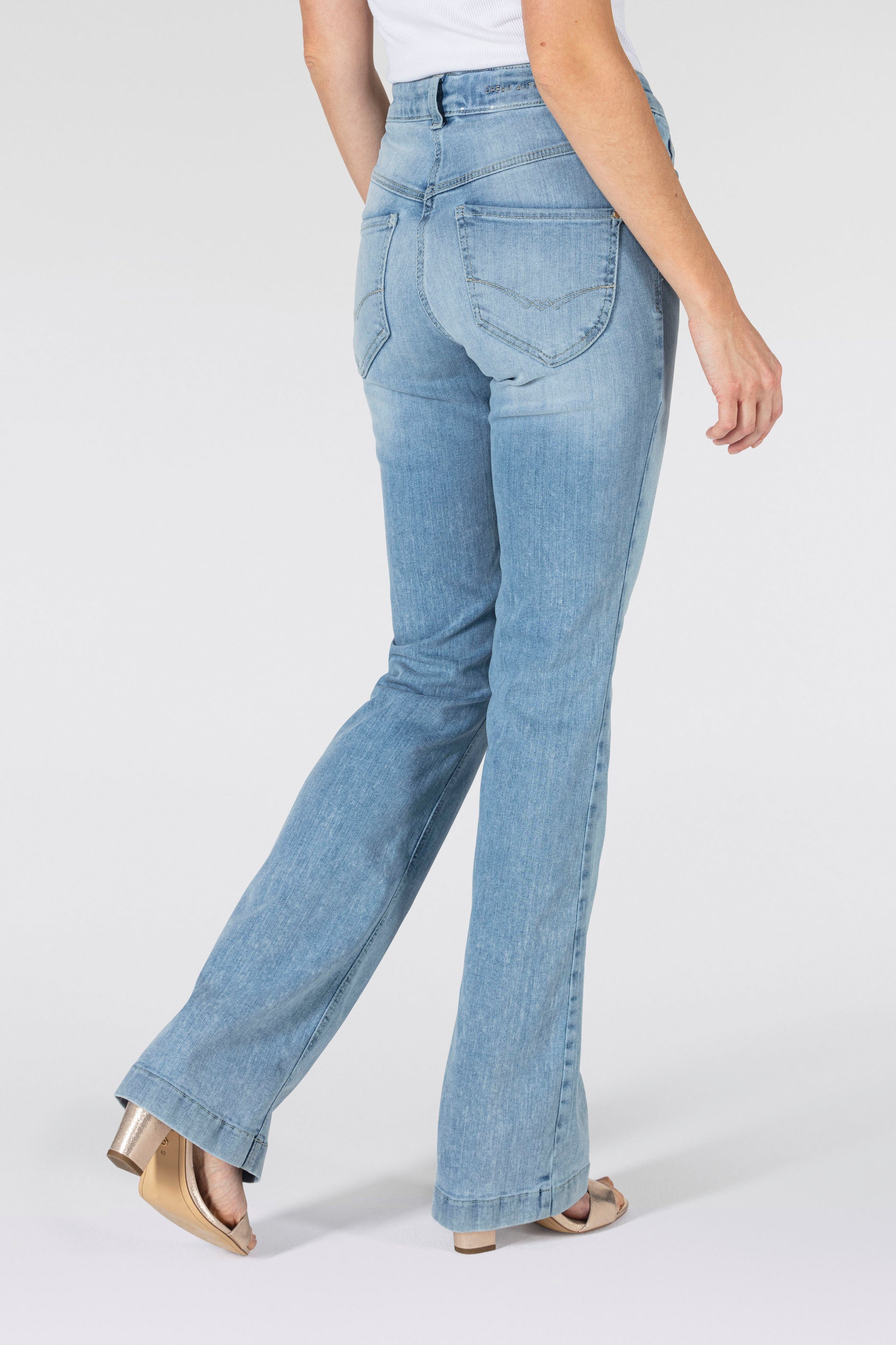 MAC Bootcut jeans Dream-Boot Recht belijnd met iets uitlopende pijpen