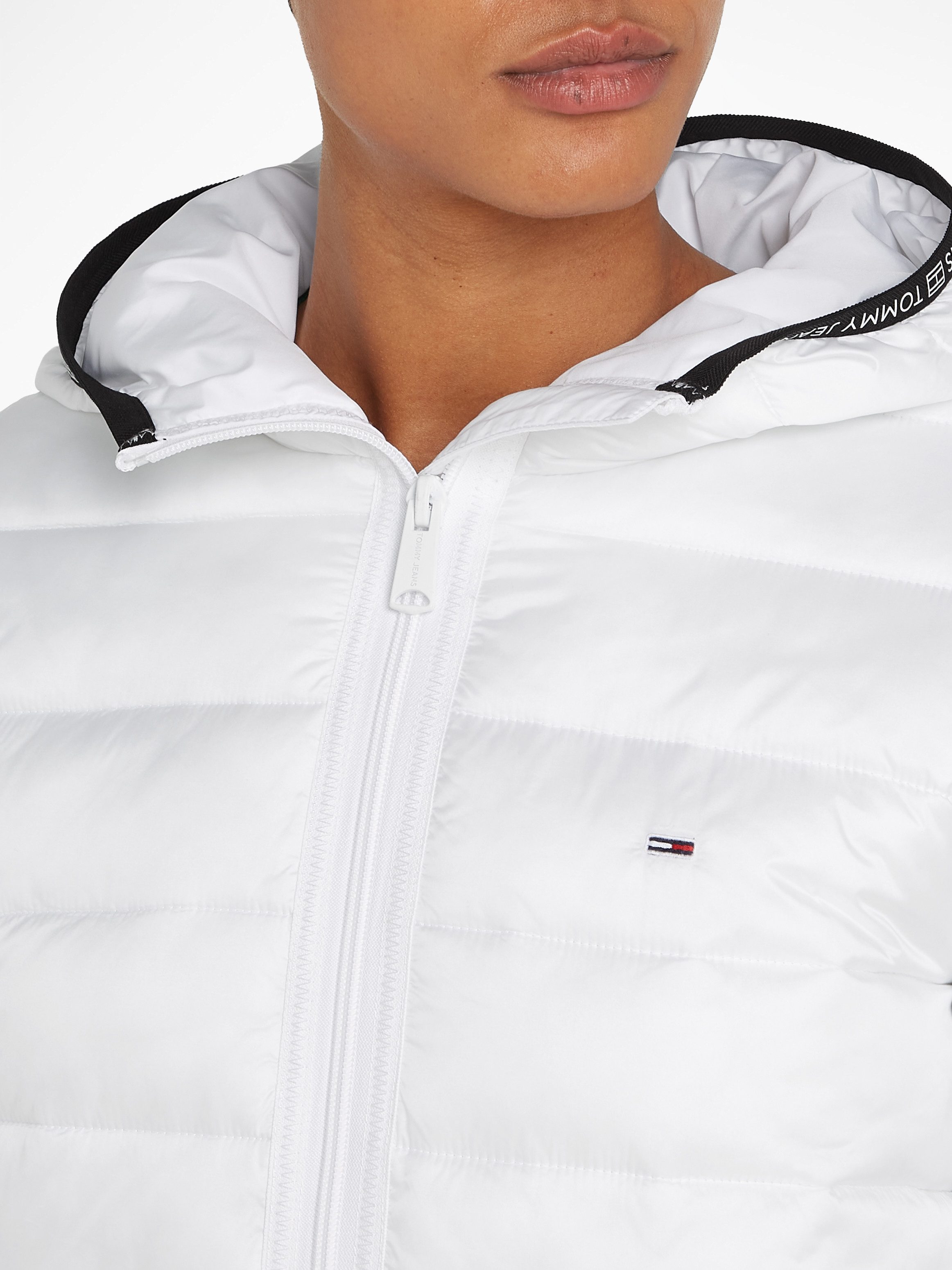TOMMY JEANS Gewatteerde jas TJW QUILTED TAPE HOOD JACKET EXT
