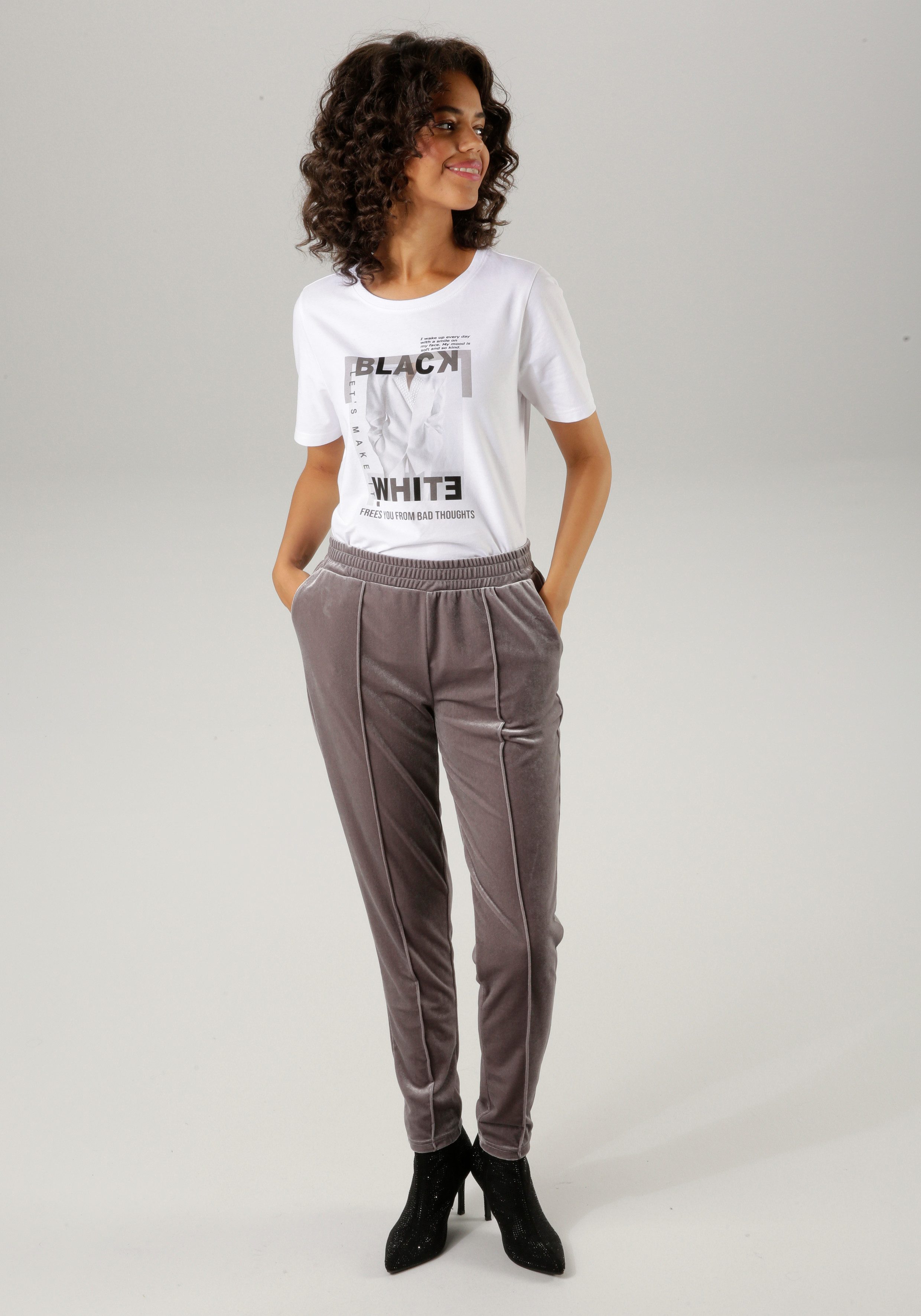 Aniston CASUAL Comfortbroek van edele, glanzende fluweel