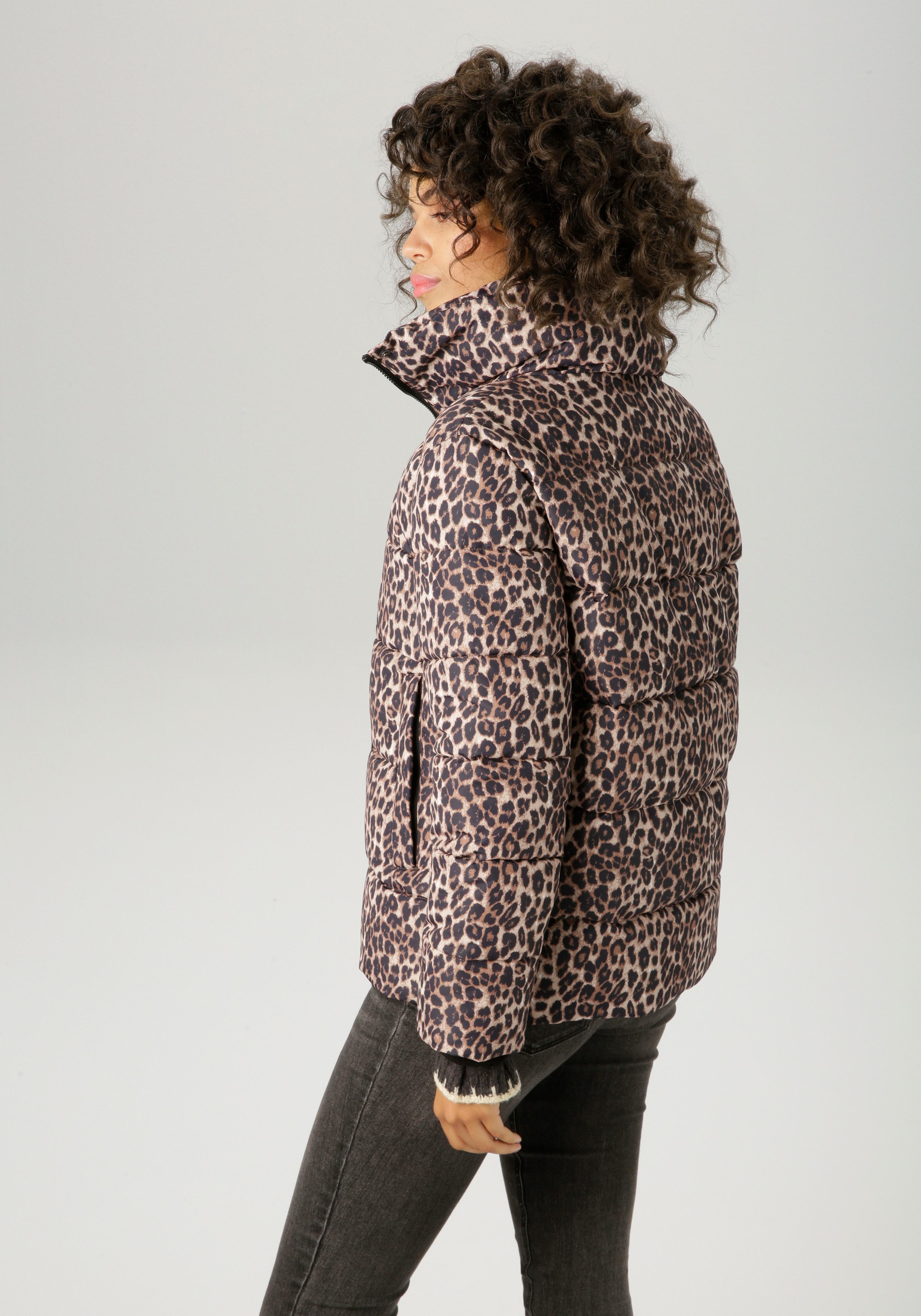 Aniston CASUAL Gewatteerde jas in trendy leoprint - nieuwe collectie