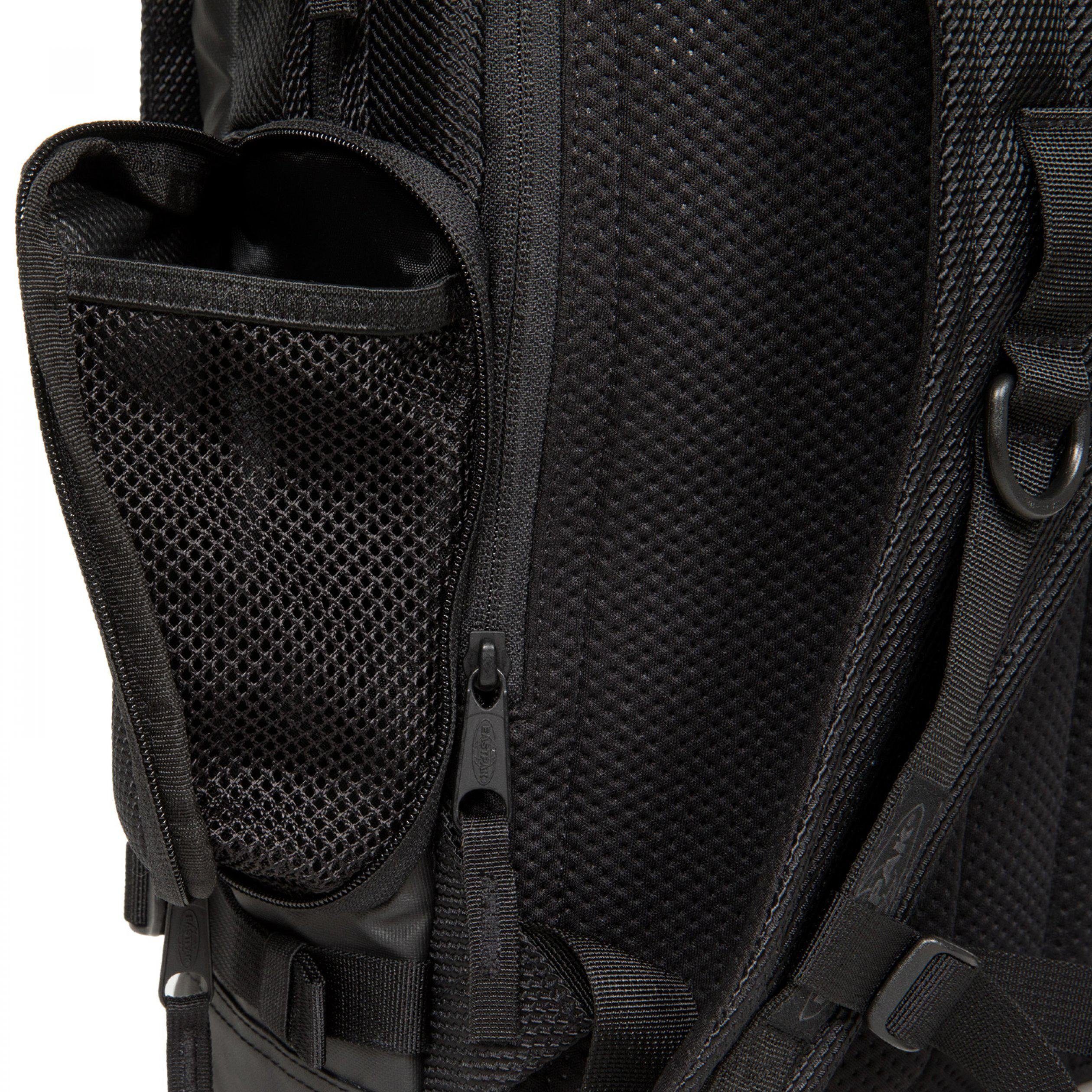 Eastpak Laptoprugzak TECUM M bevat gerecycled materiaal (global recycled standard)