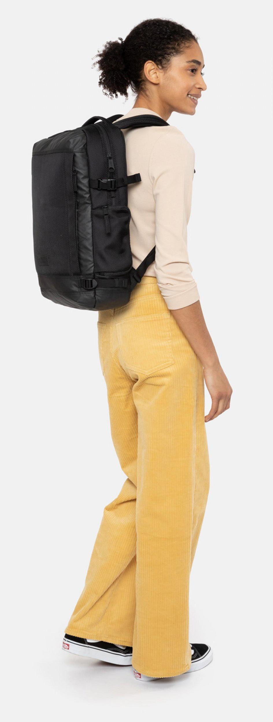 Eastpak Laptoprugzak TECUM M bevat gerecycled materiaal (global recycled standard)