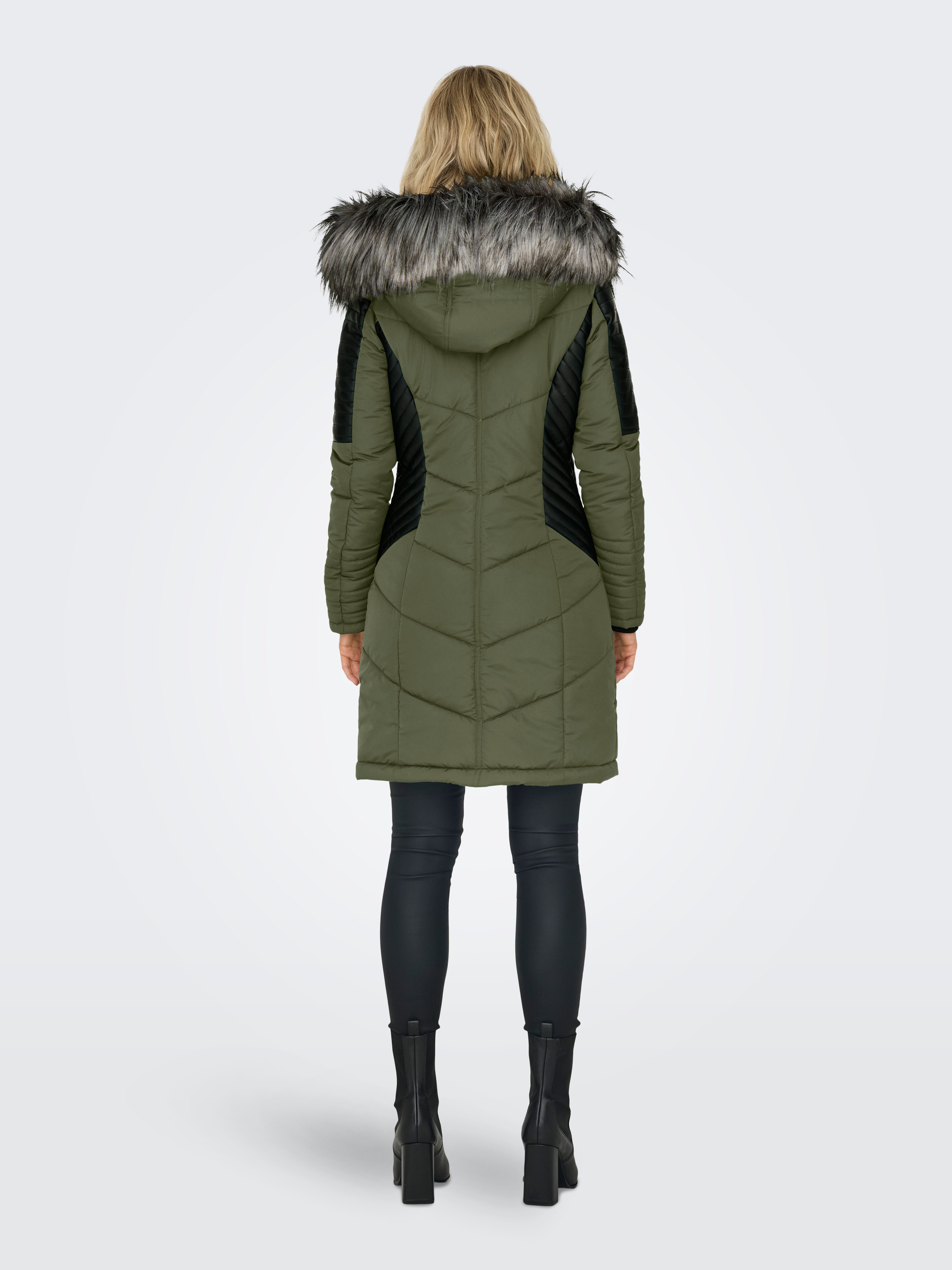 Only Gewatteerde jas ONLNEWLINETTE FUR HOOD COAT OTW