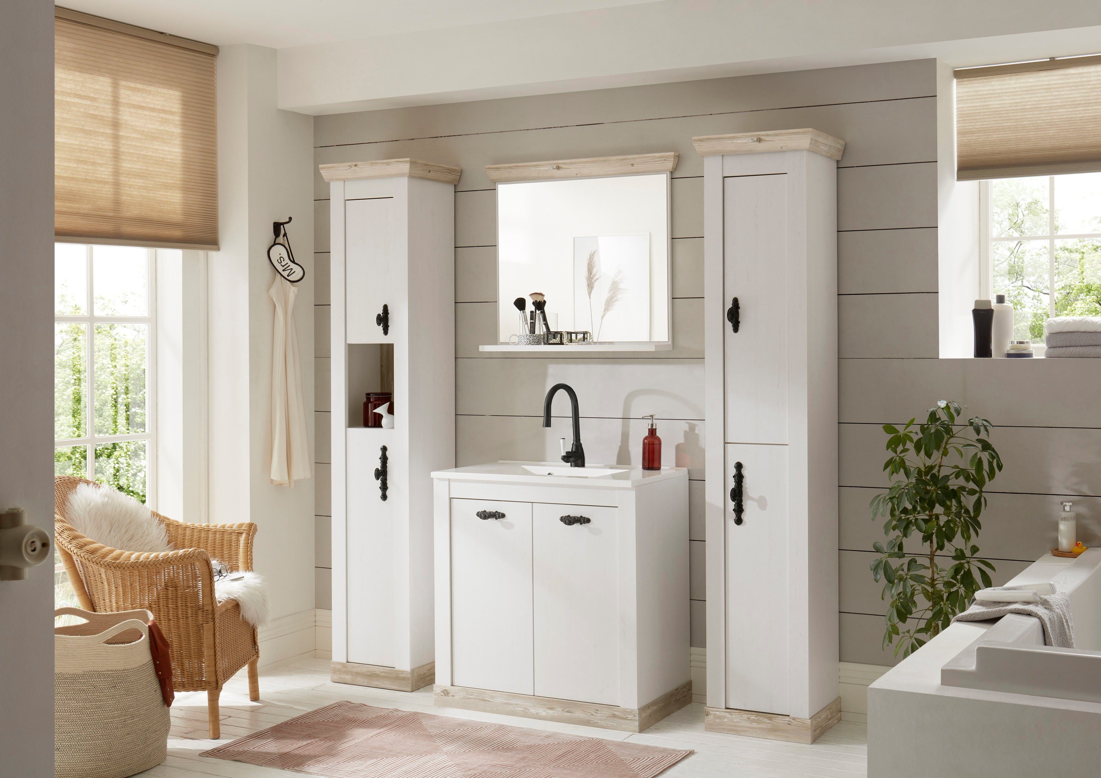 Home affaire Hoge kast Florenz, badkamerkast in landhuisstijl, kast met metalen handgrepen
