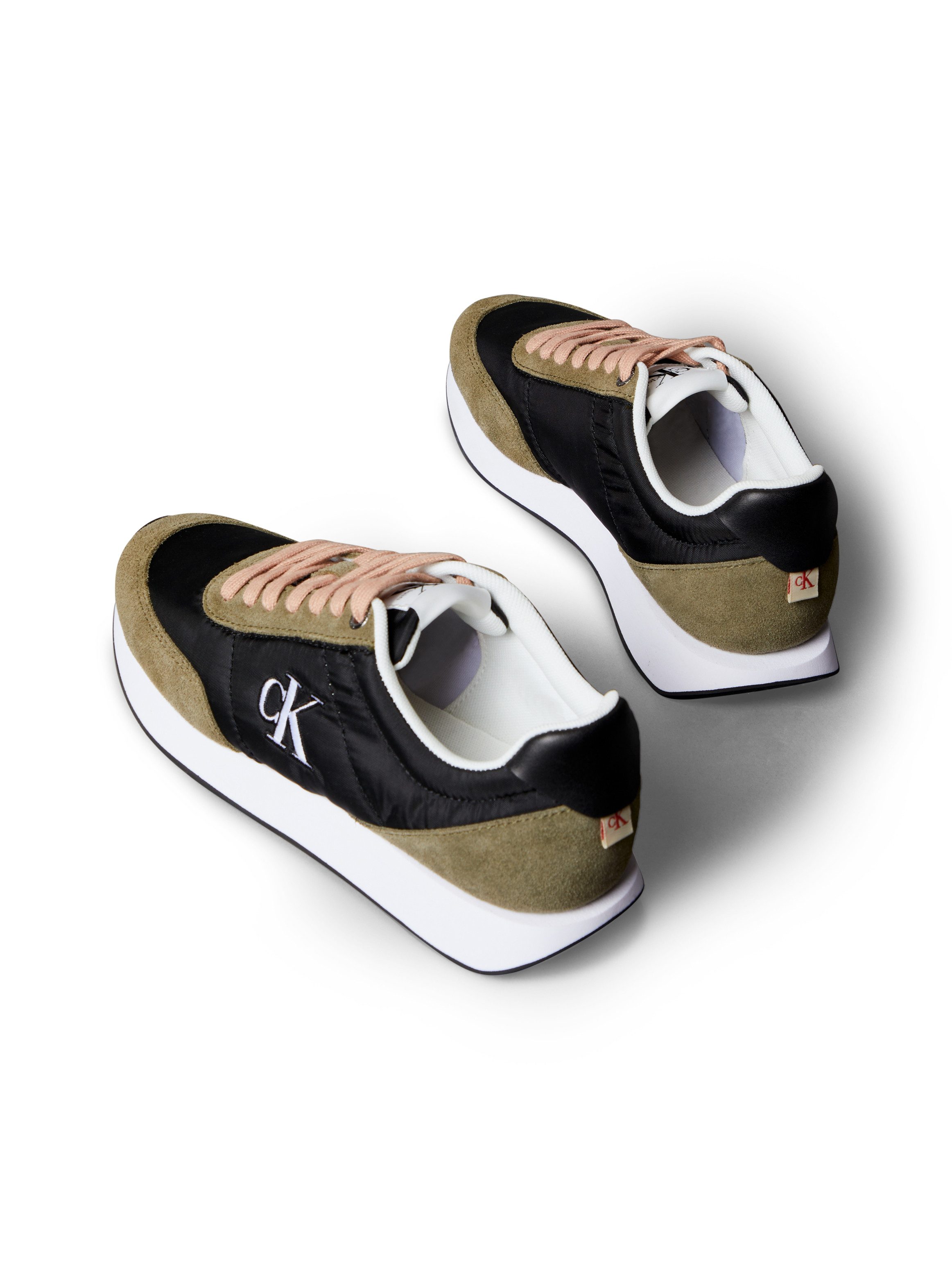 Calvin Klein Sneakers RETRO RUNNER ESS MIX MAT Veterschoen, Runner-Sneaker, vrijetijdsschoen met CK-logo aan de zijkant