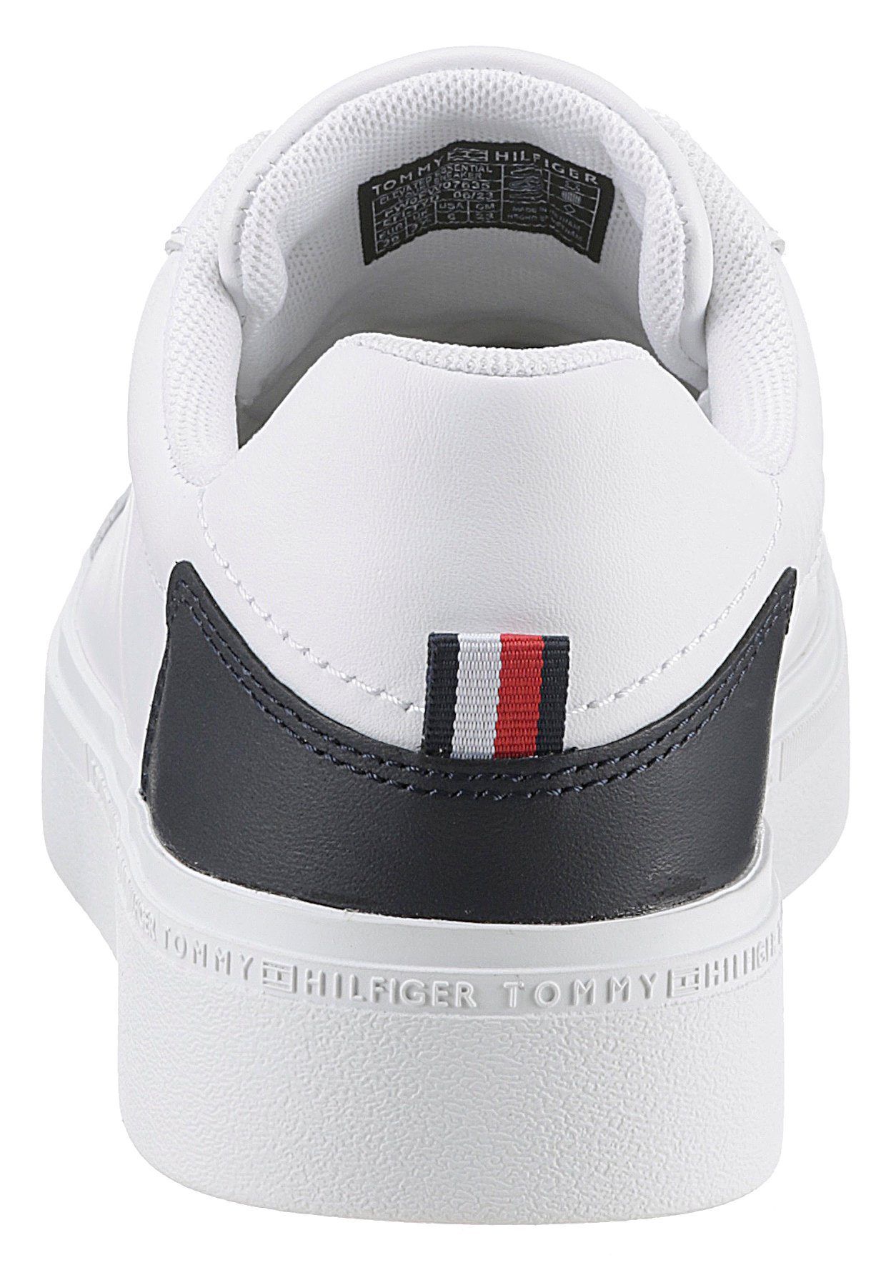 Tommy Hilfiger Plateausneakers ELEVATED ESSENTIAL COURT SNEAKER met contrastafwerking op de hiel, vrijetijdsschoen, lage schoen, veterschoen