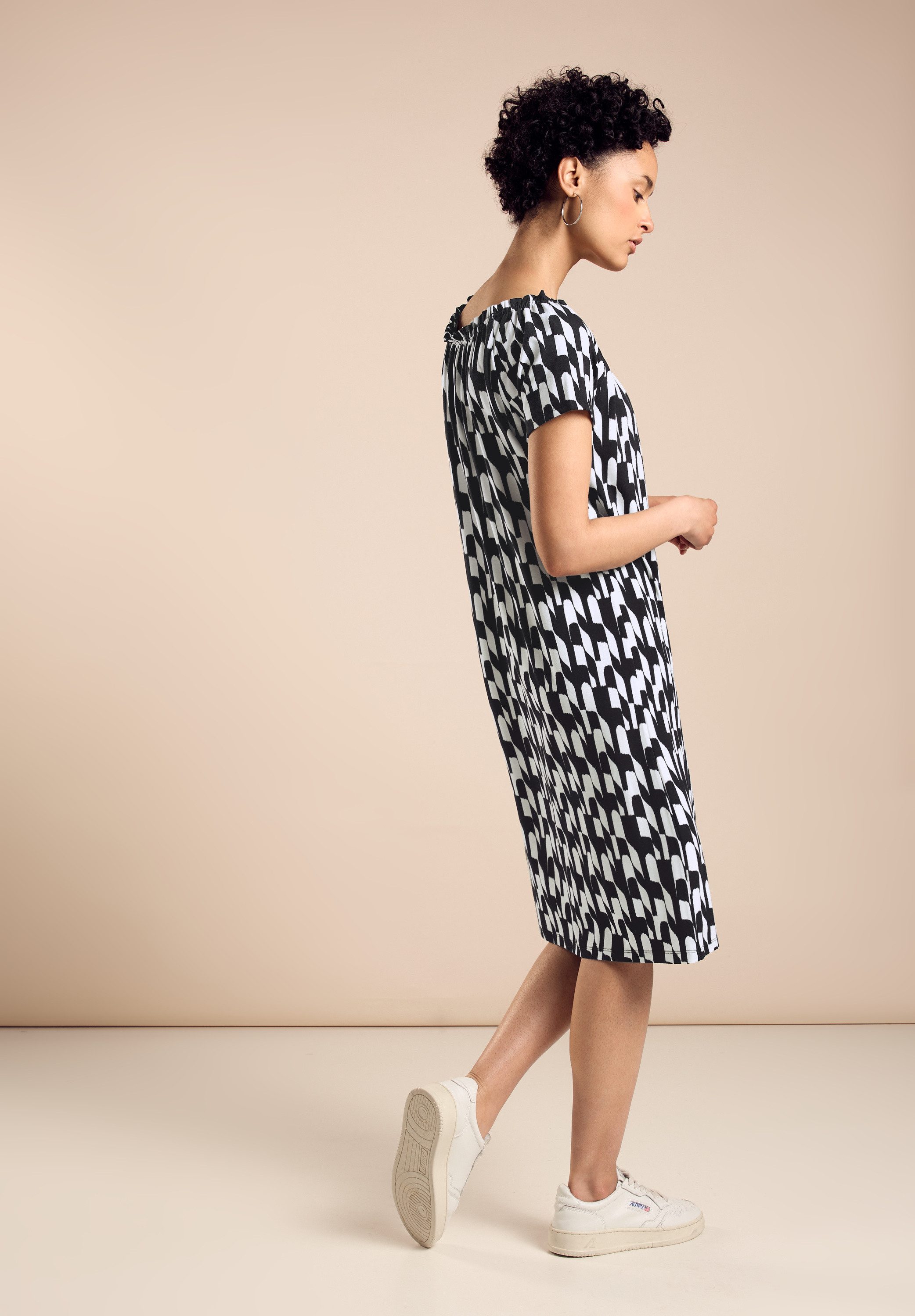 STREET ONE Jerseyjurk met dynamische grafische print