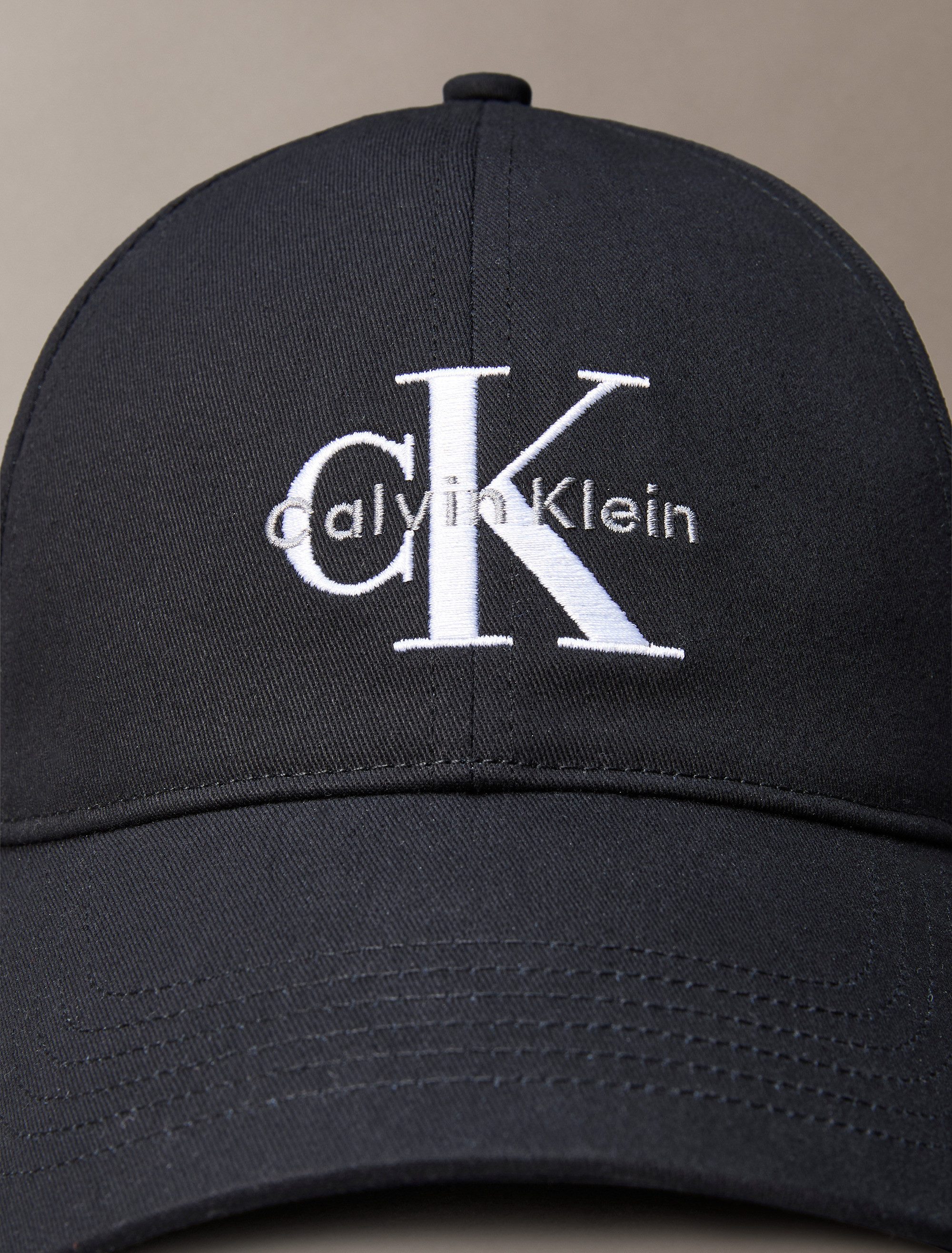 Calvin Klein Baseball pet MONOLOGO EMBROIDERY BASEBALL HAT
