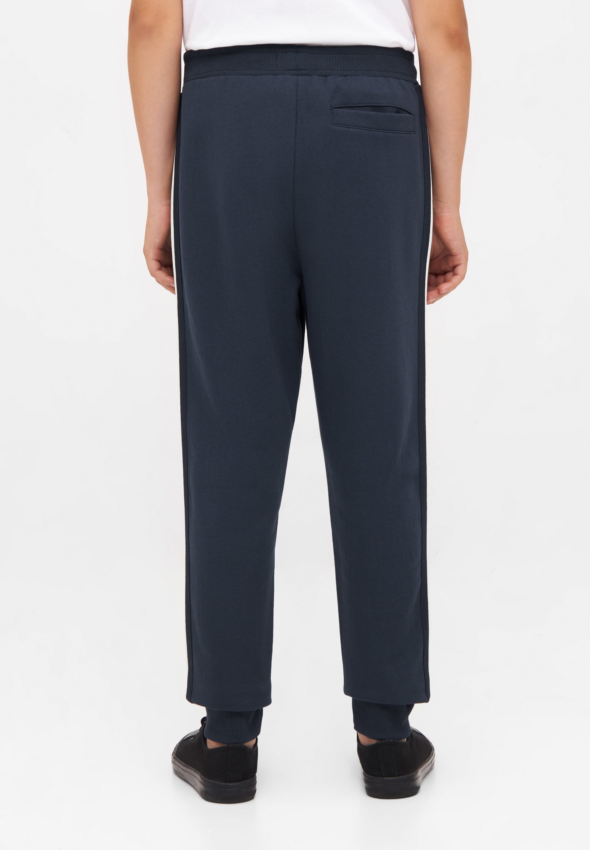 Bench. Sweatbroek Gould