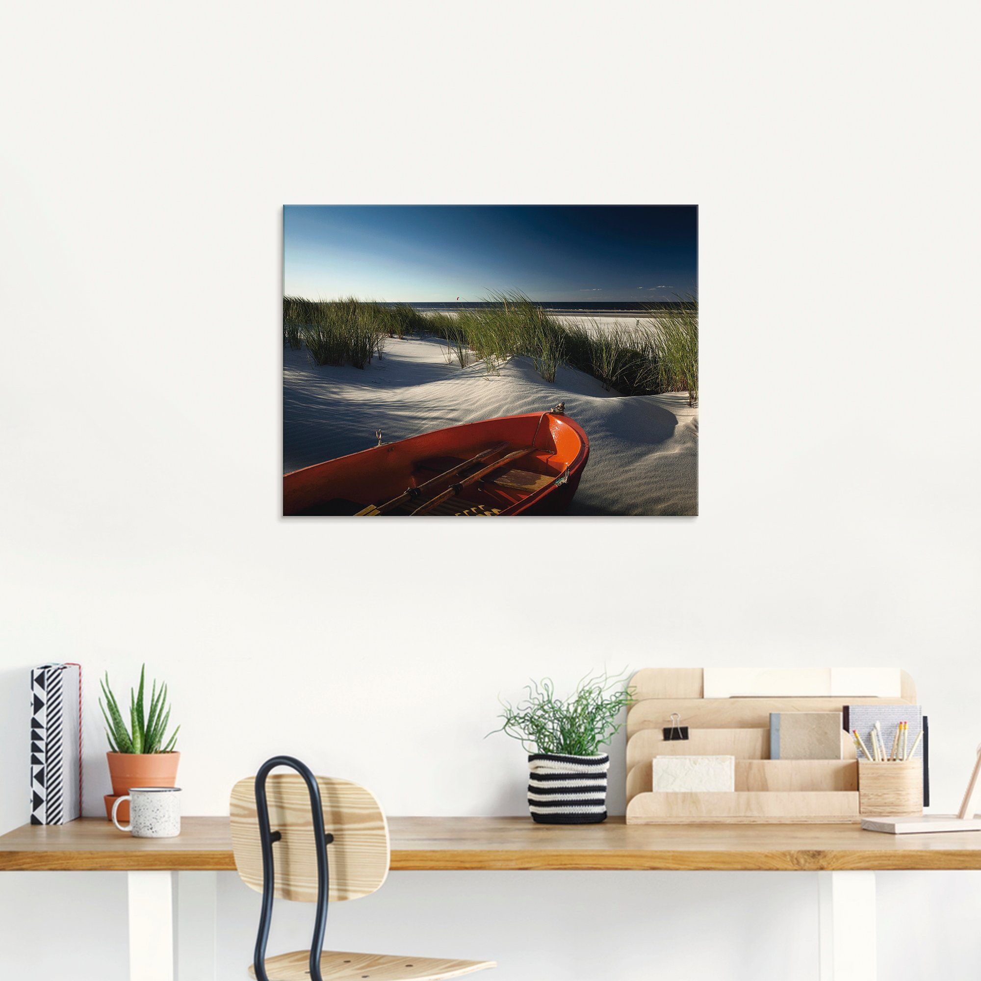 Artland Print op glas Rode boot op het strand...