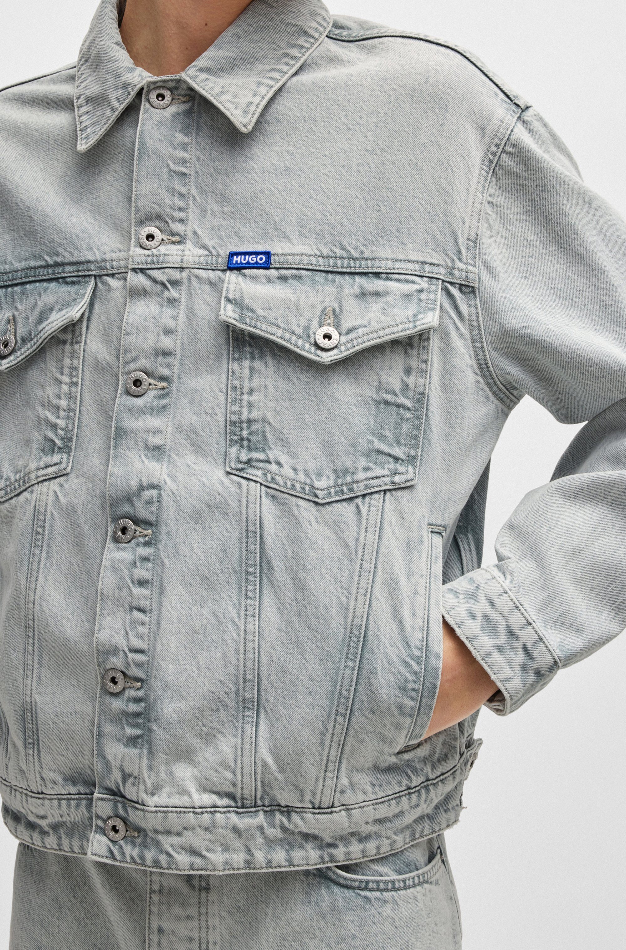 HUGO Blue Jeansjack Dex met lederen boss badge