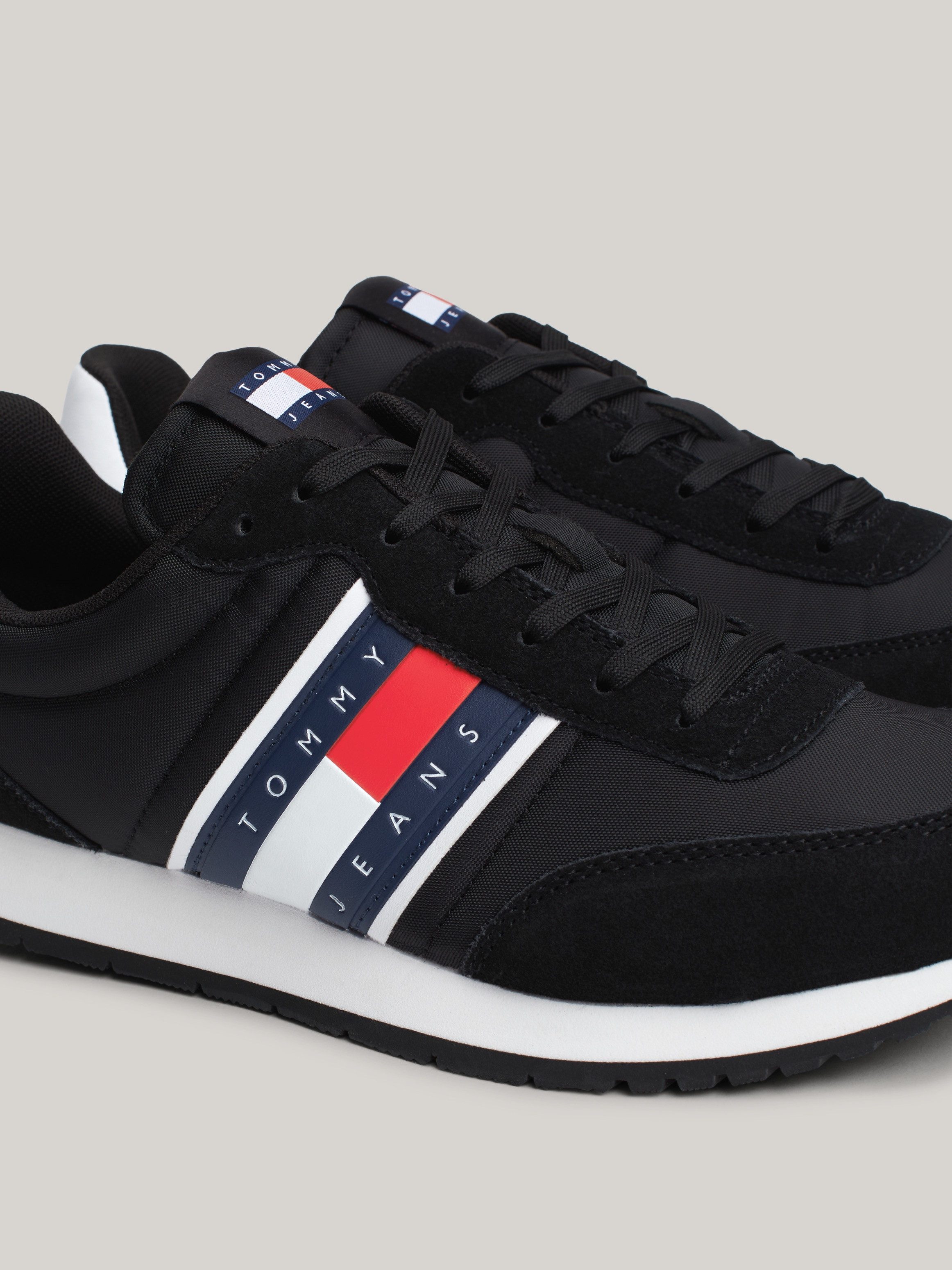 TOMMY JEANS Sneakers TJM RUNNER CASUAL ESS vrijetijdsschoen, lage schoen, veterschoen met zijlogo-vlag