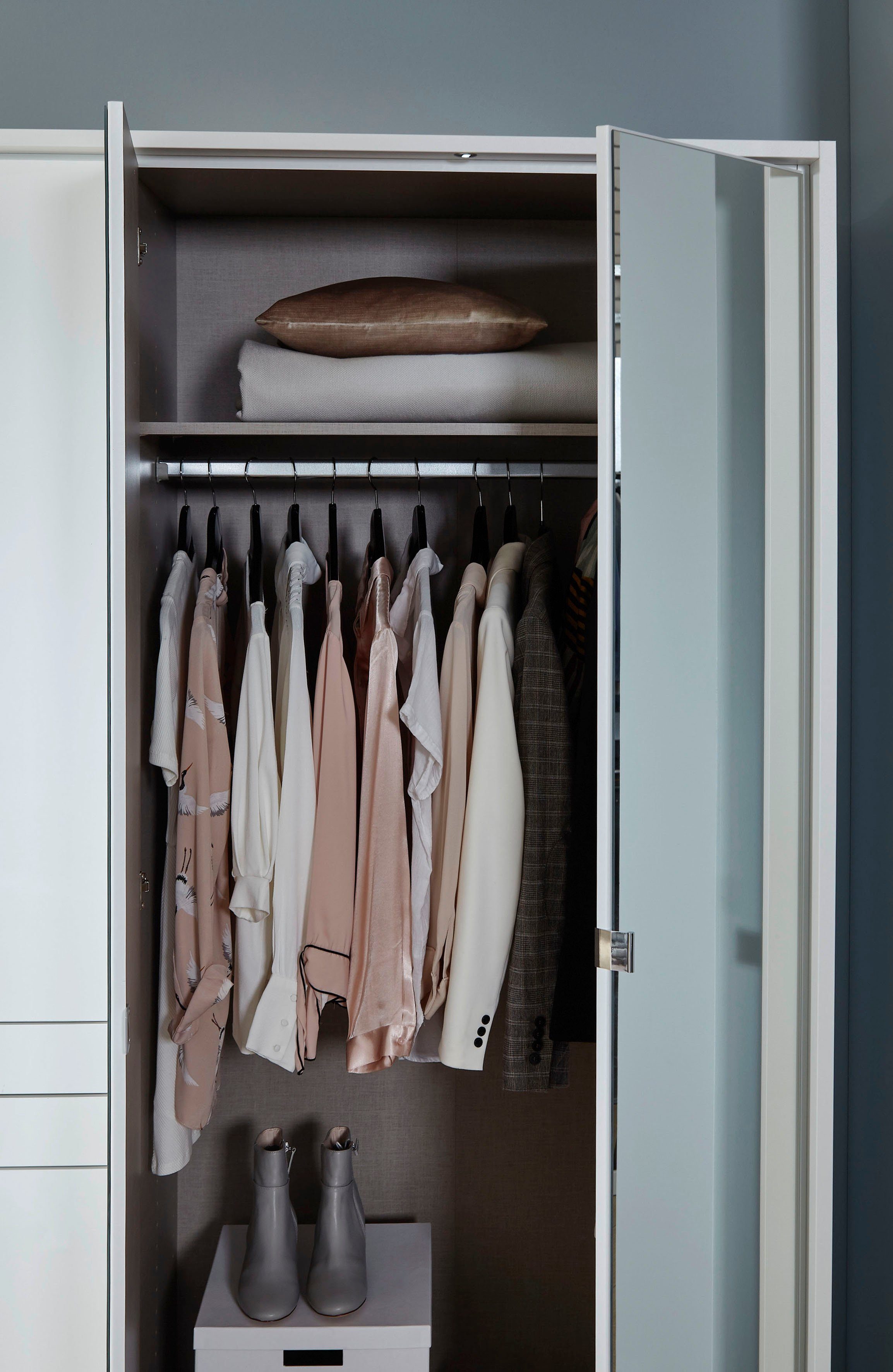 rauch Draaideurkast Kledingkast kast garderobe garderobekast topseller HOMBURG inclusief passe-partout, bovenste lade met indeling made in germany