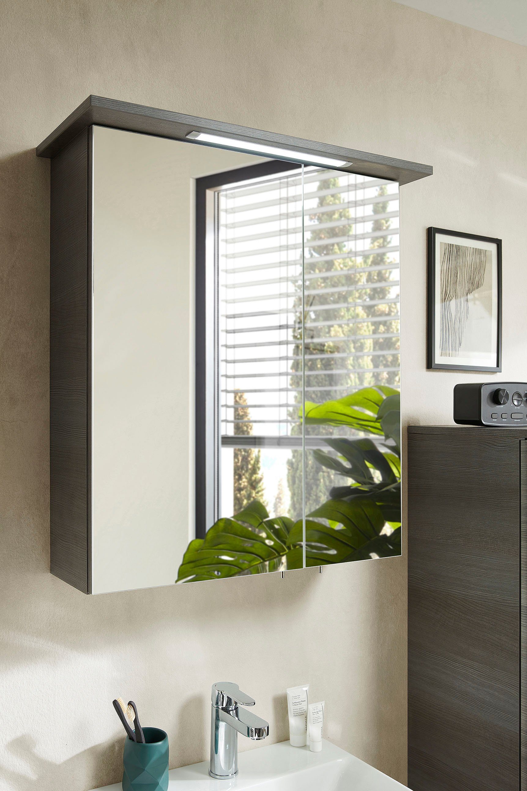 Saphir Spiegelkast Quickset 328 Badkamerspiegelkast incl. LED-verlichting, 450LM 60 cm breed, grafietstructuur dwars imitatie, incl. deurdemper