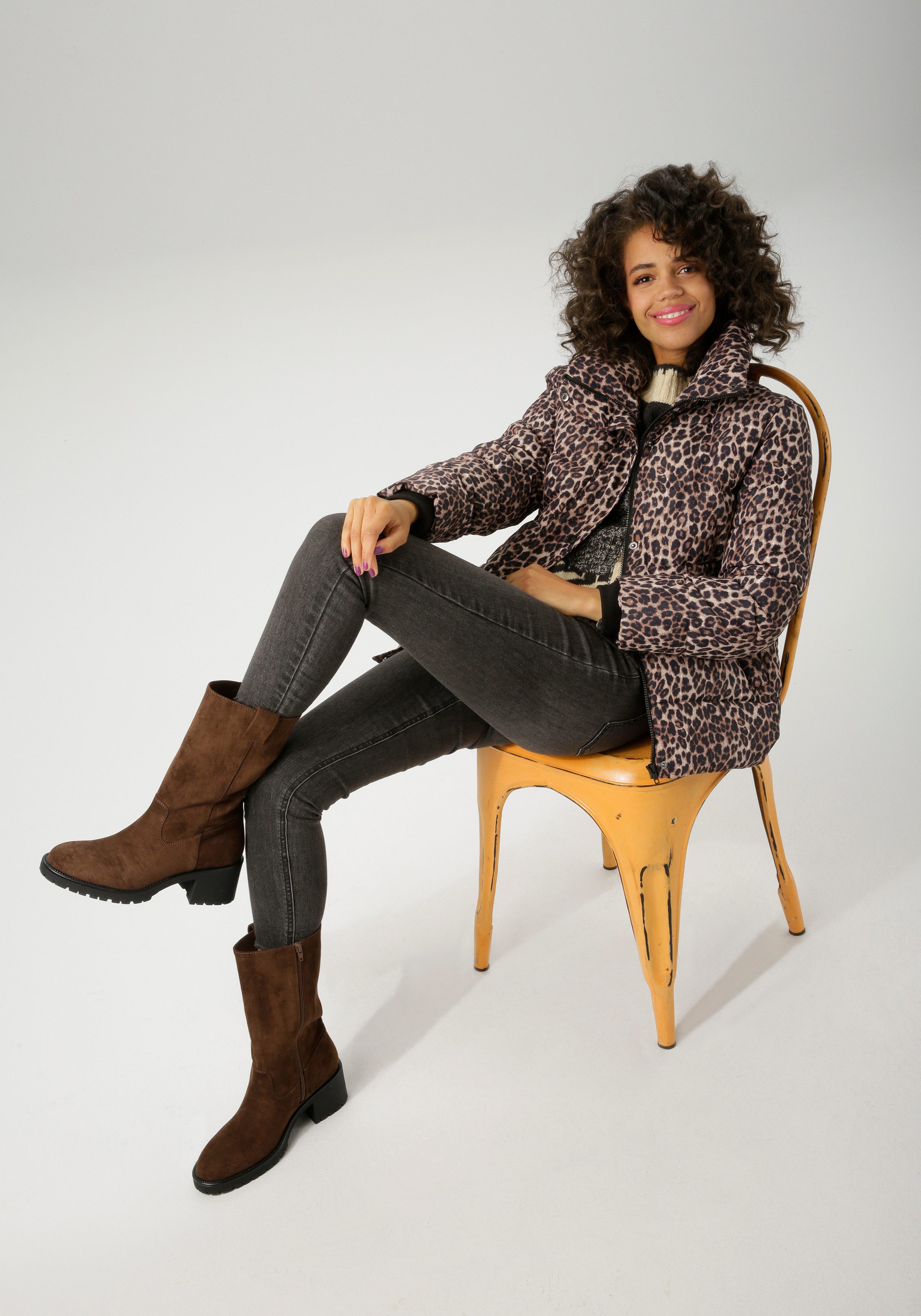 Aniston CASUAL Gewatteerde jas in trendy leoprint - nieuwe collectie
