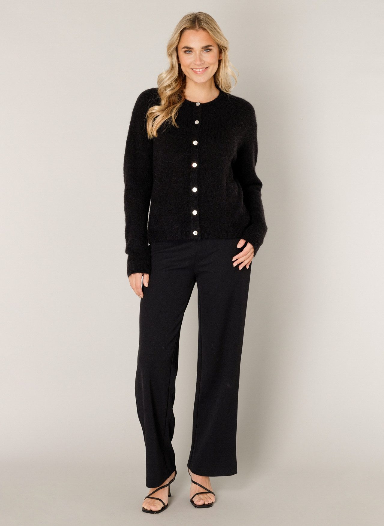 Base Level Cardigan Yuli