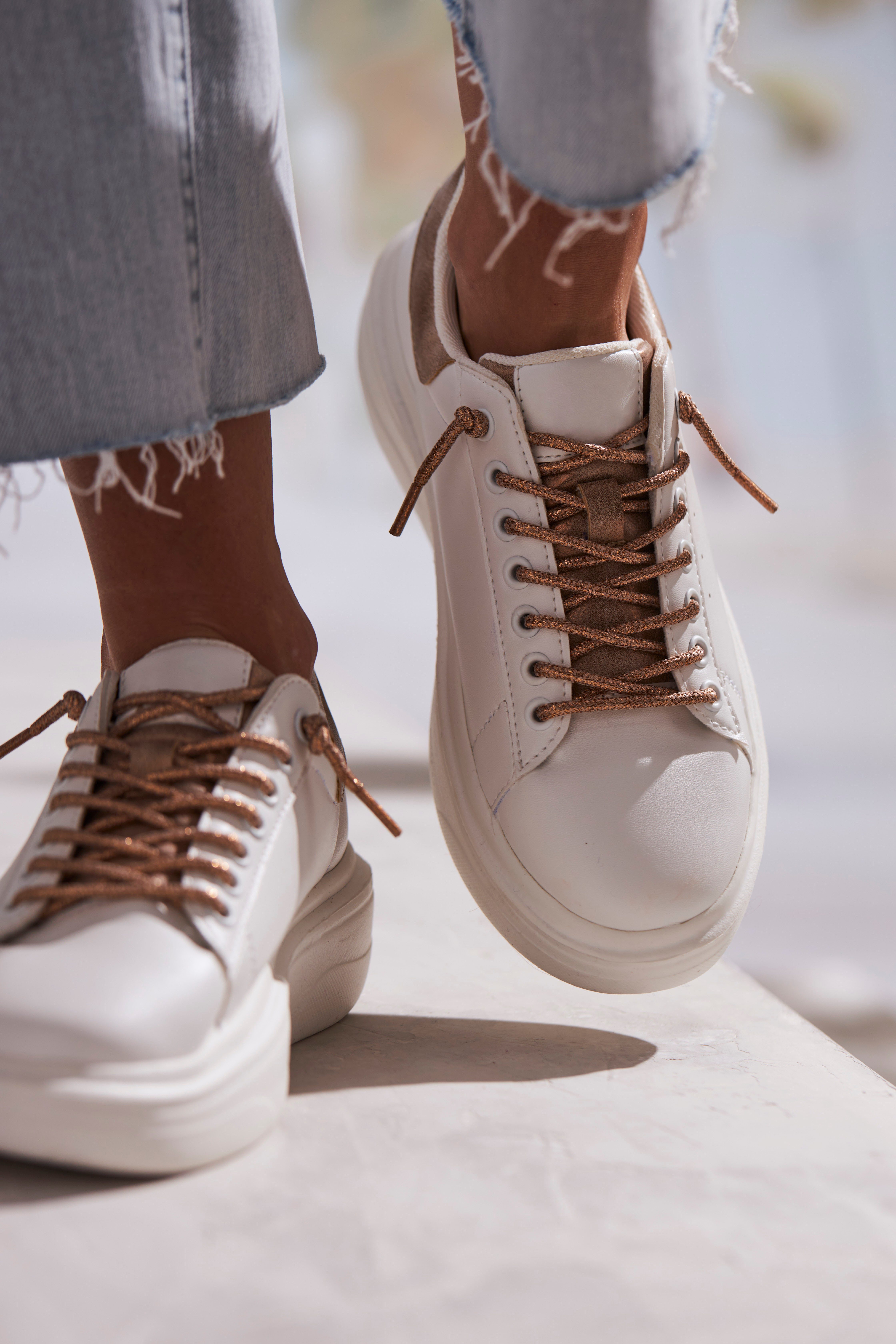Lascana Sneakers Slip-on sneakers Slip-On sneaker met metallic details, vrijetijdsschoenen VEGAN
